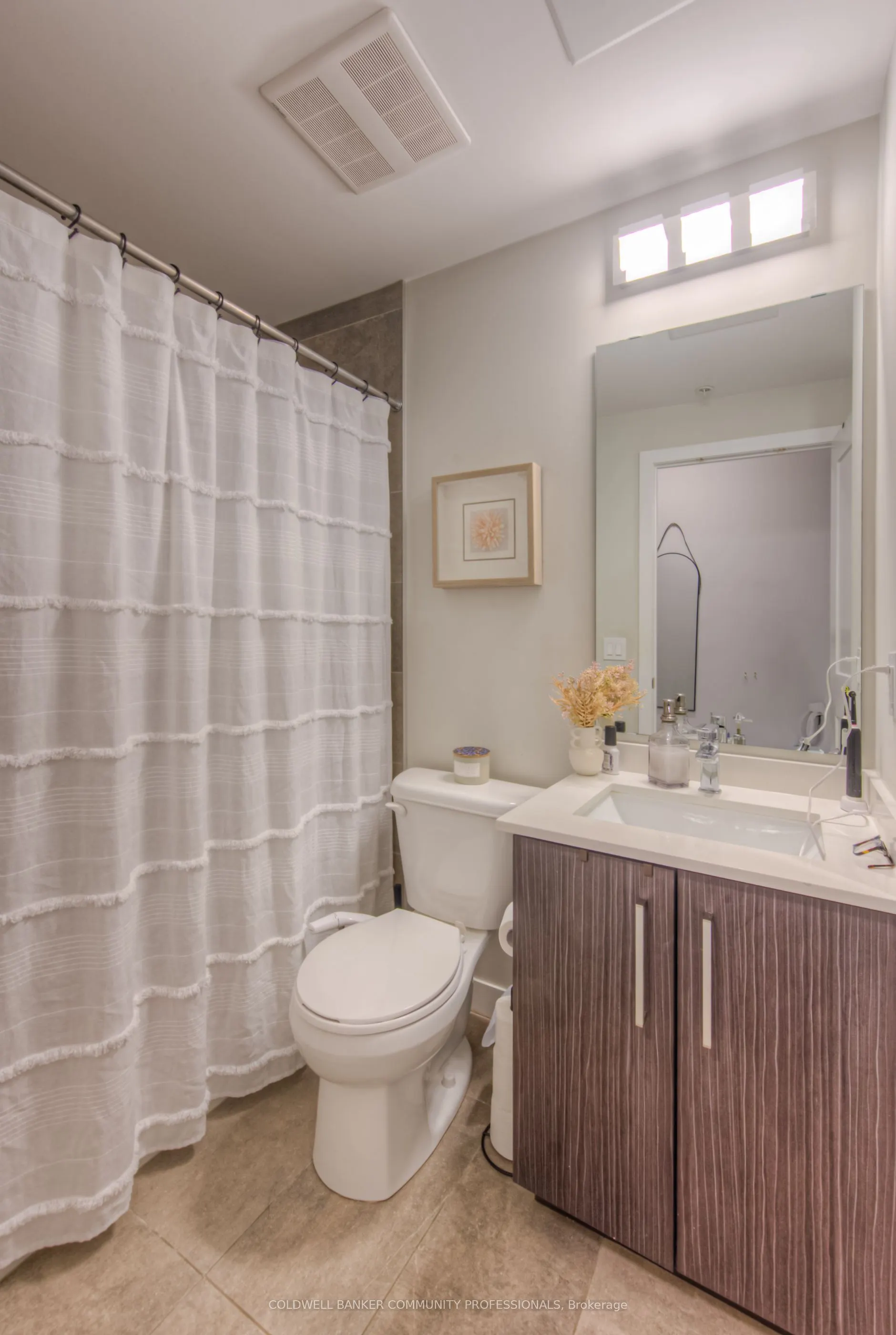 15 Queen Street S, #905