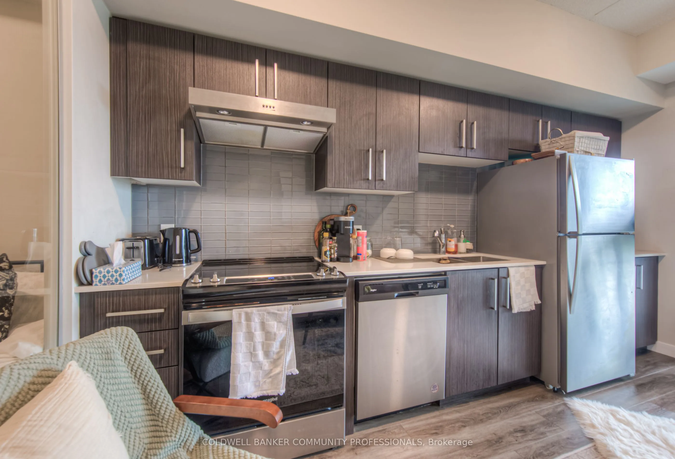 15 Queen Street S, #905