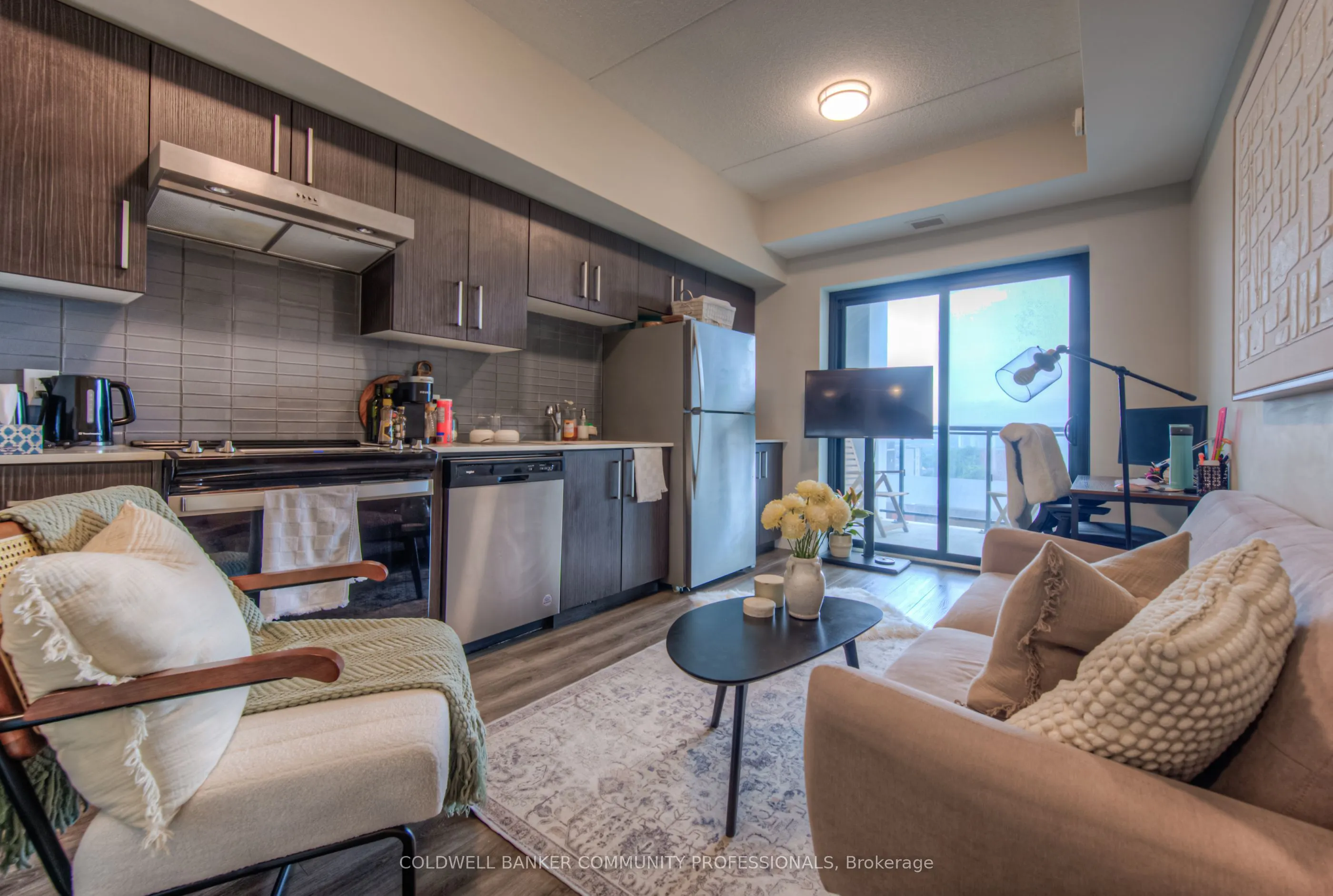 15 Queen Street S, #905