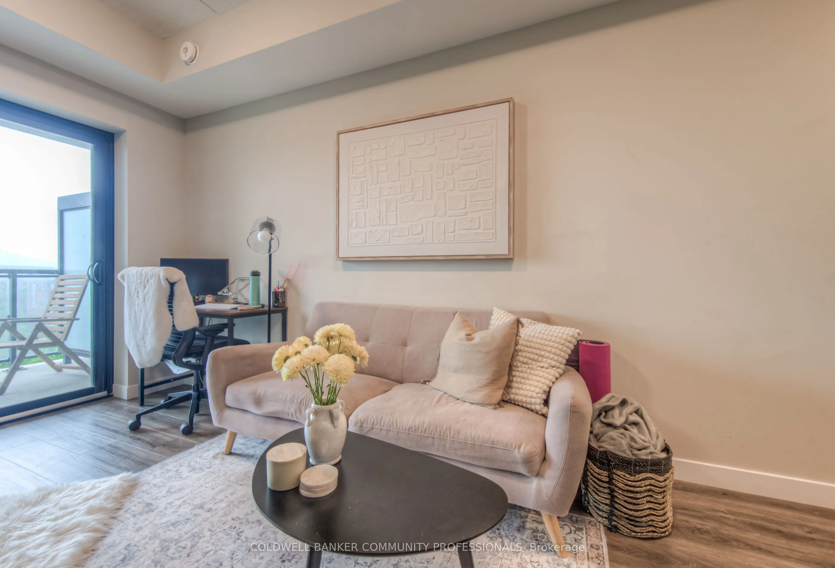 15 Queen Street S, #905