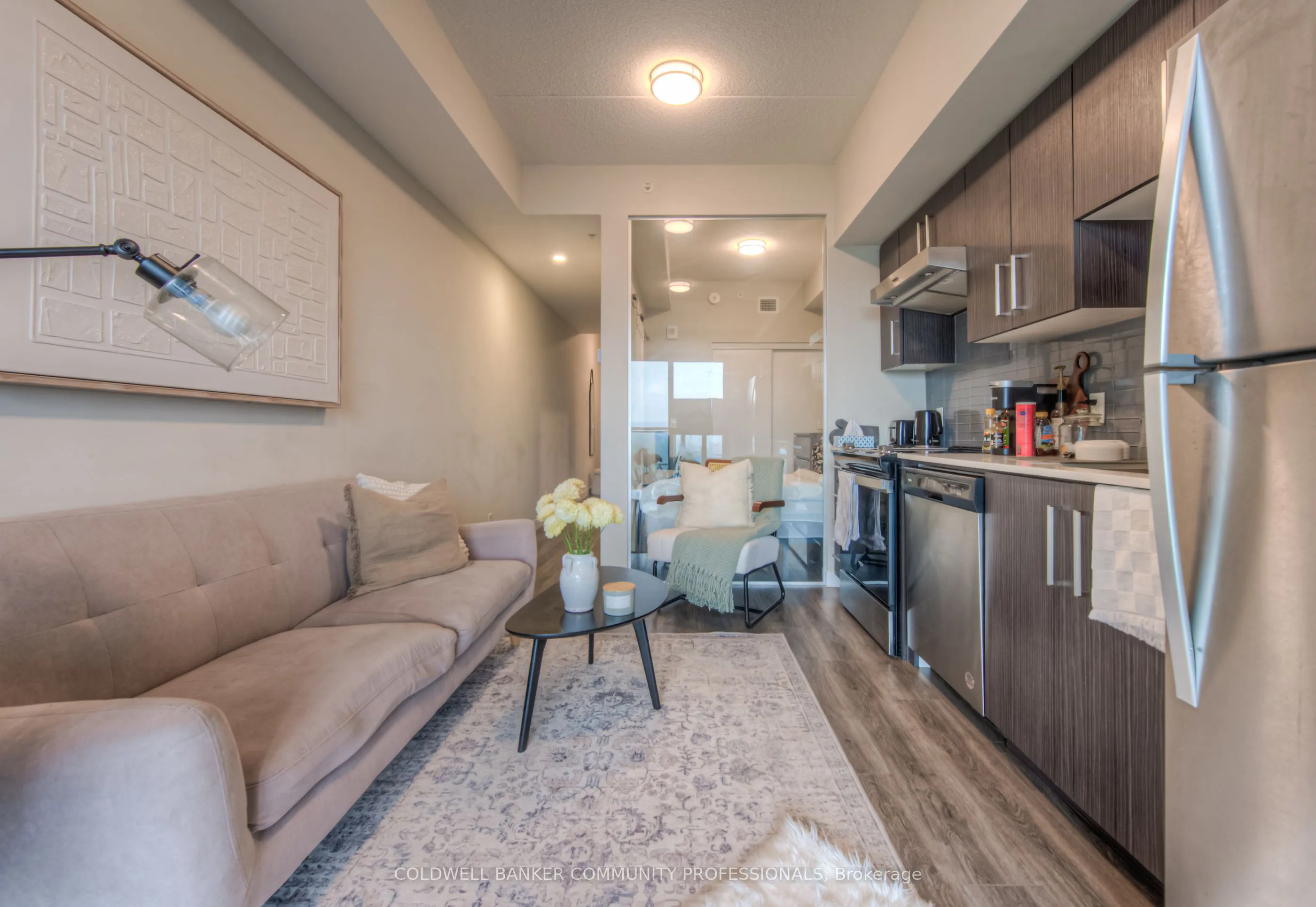 15 Queen Street S, #905