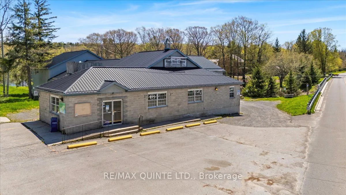 911-913 County Road 13