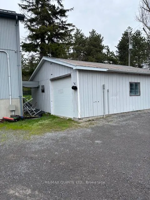 911-913 County Road 13