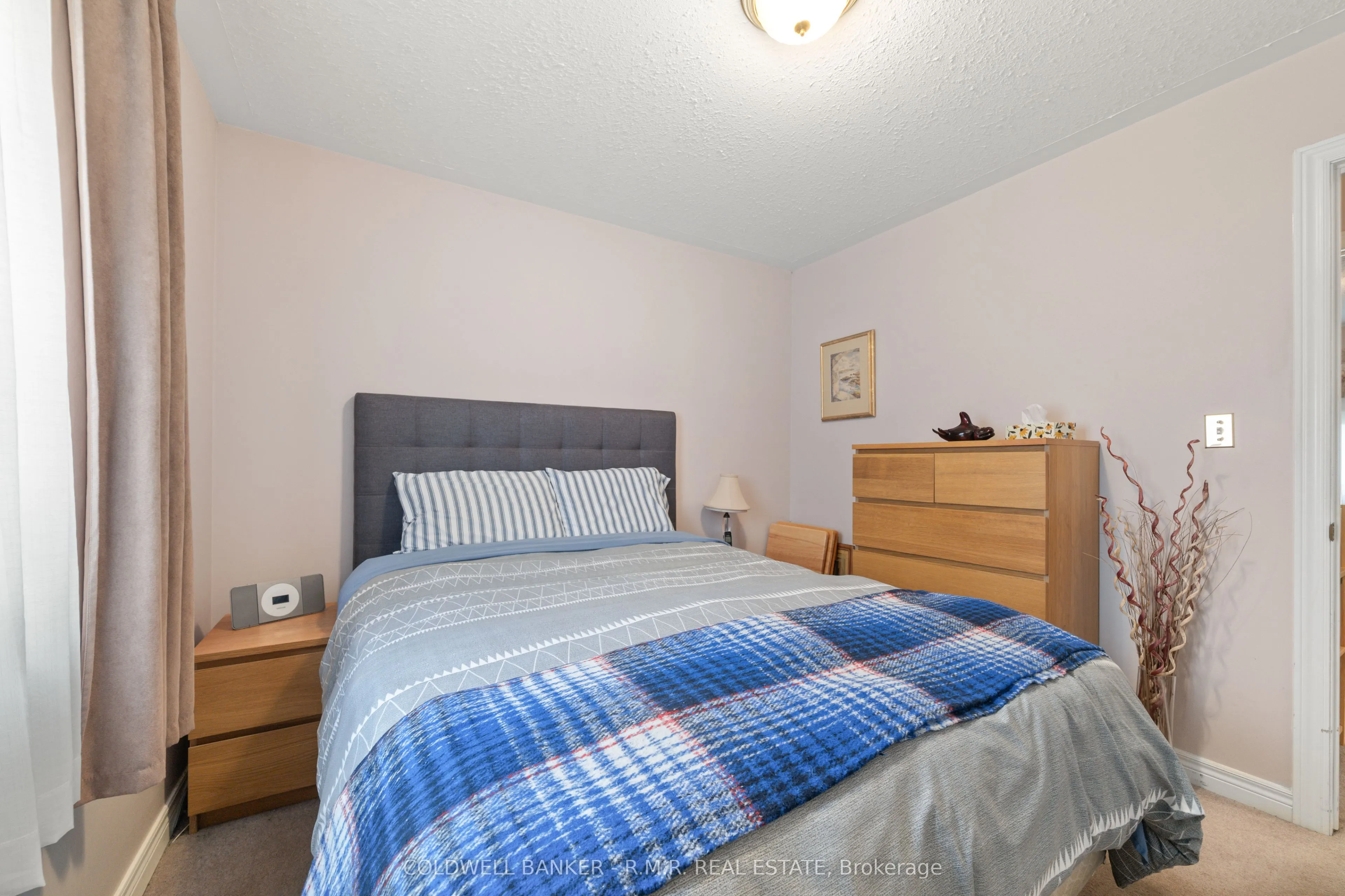 7 Eakins Crescent