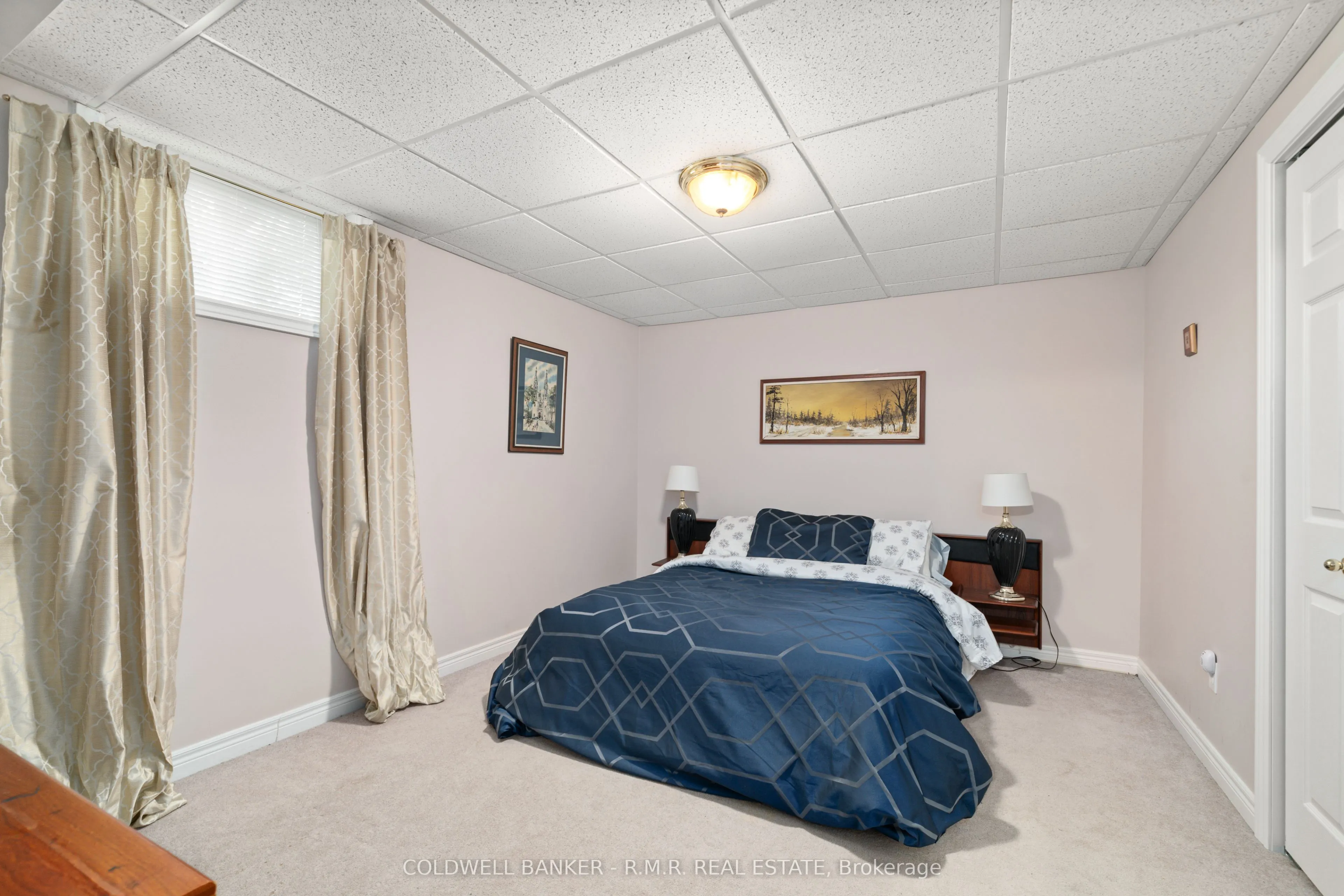 7 Eakins Crescent
