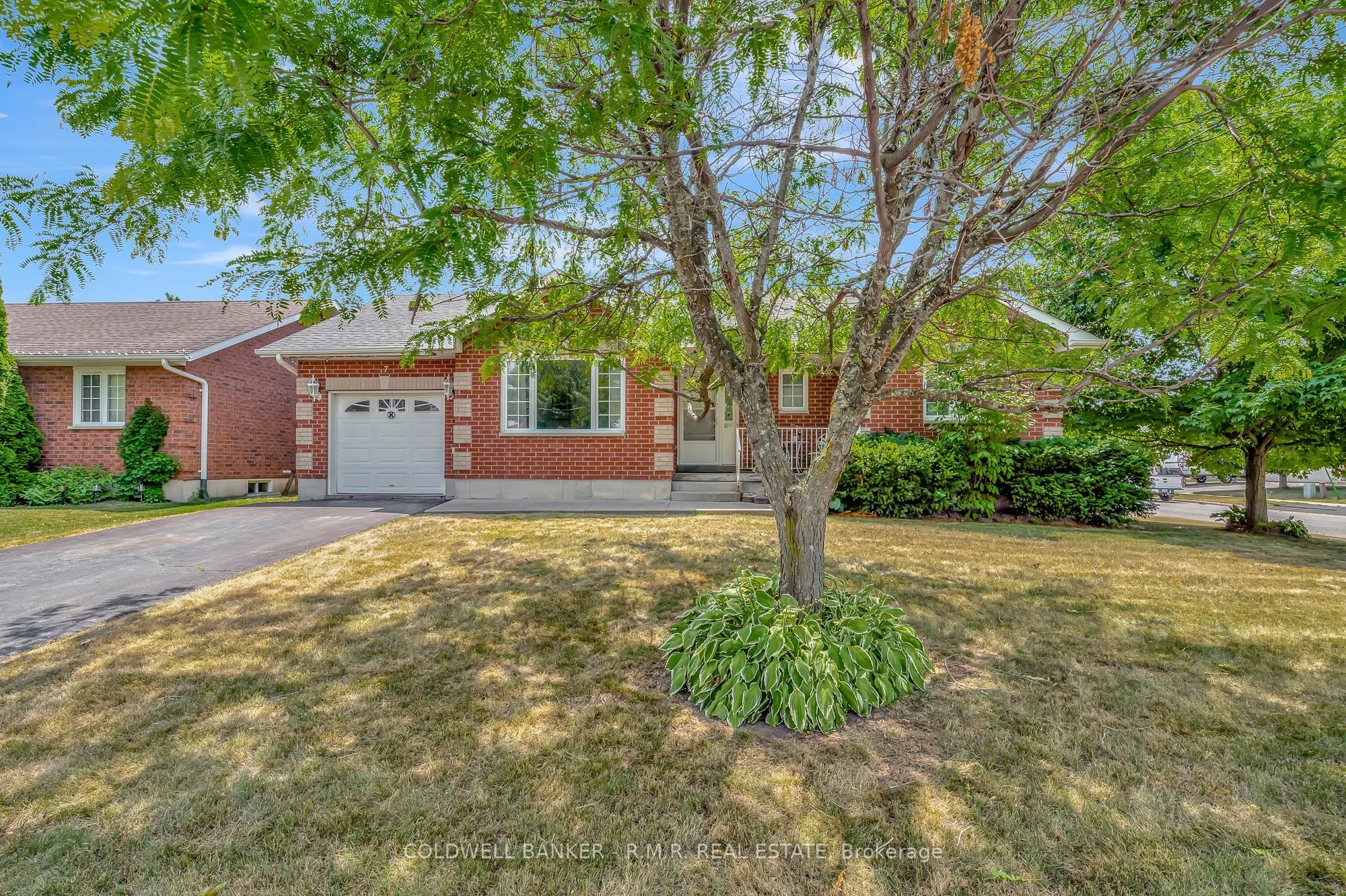 7 Eakins Crescent