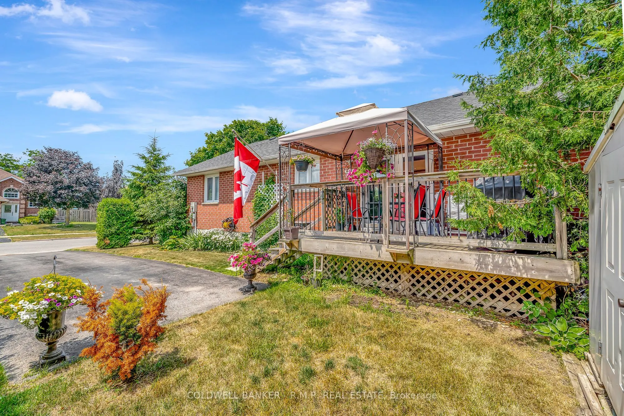 7 Eakins Crescent