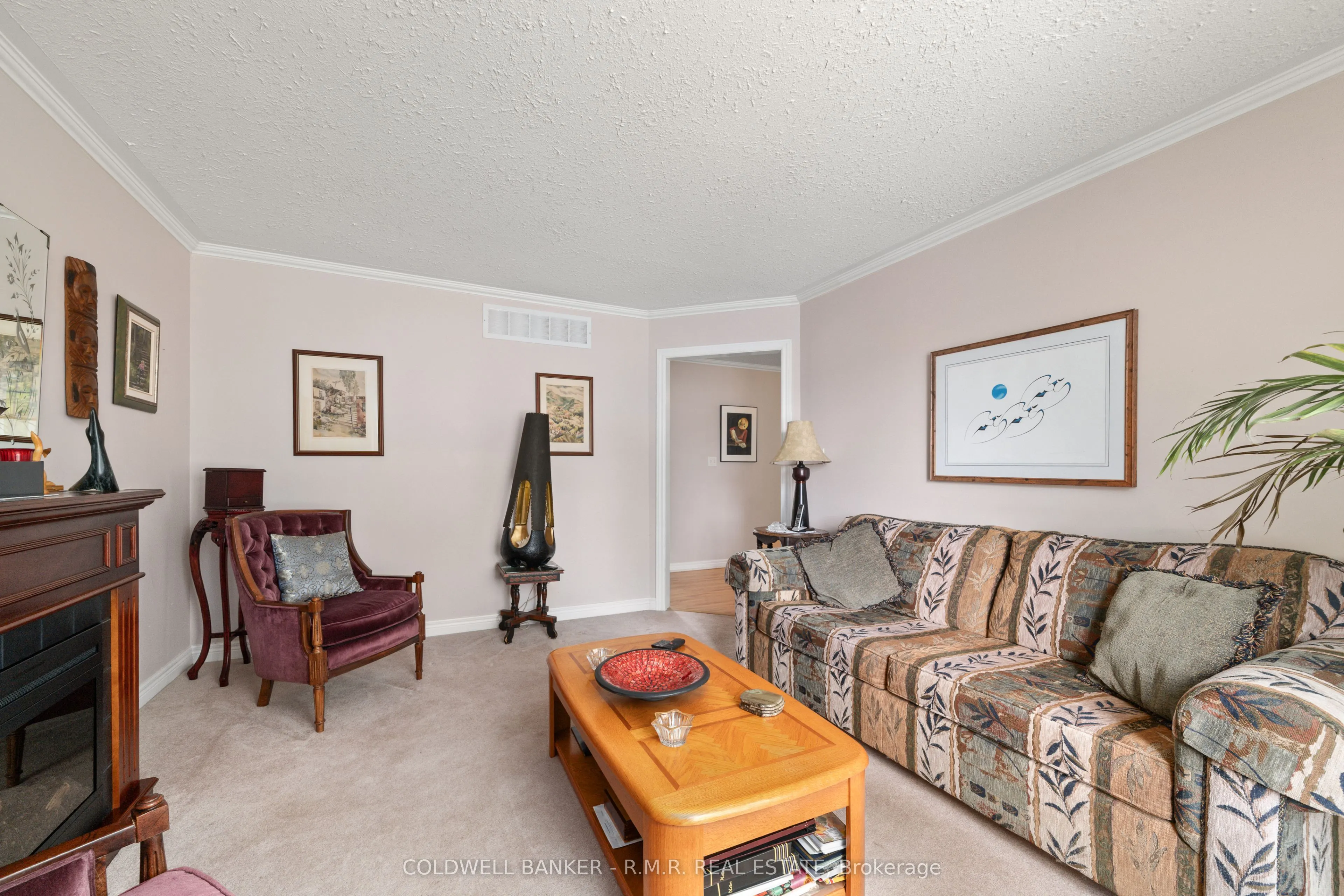 7 Eakins Crescent