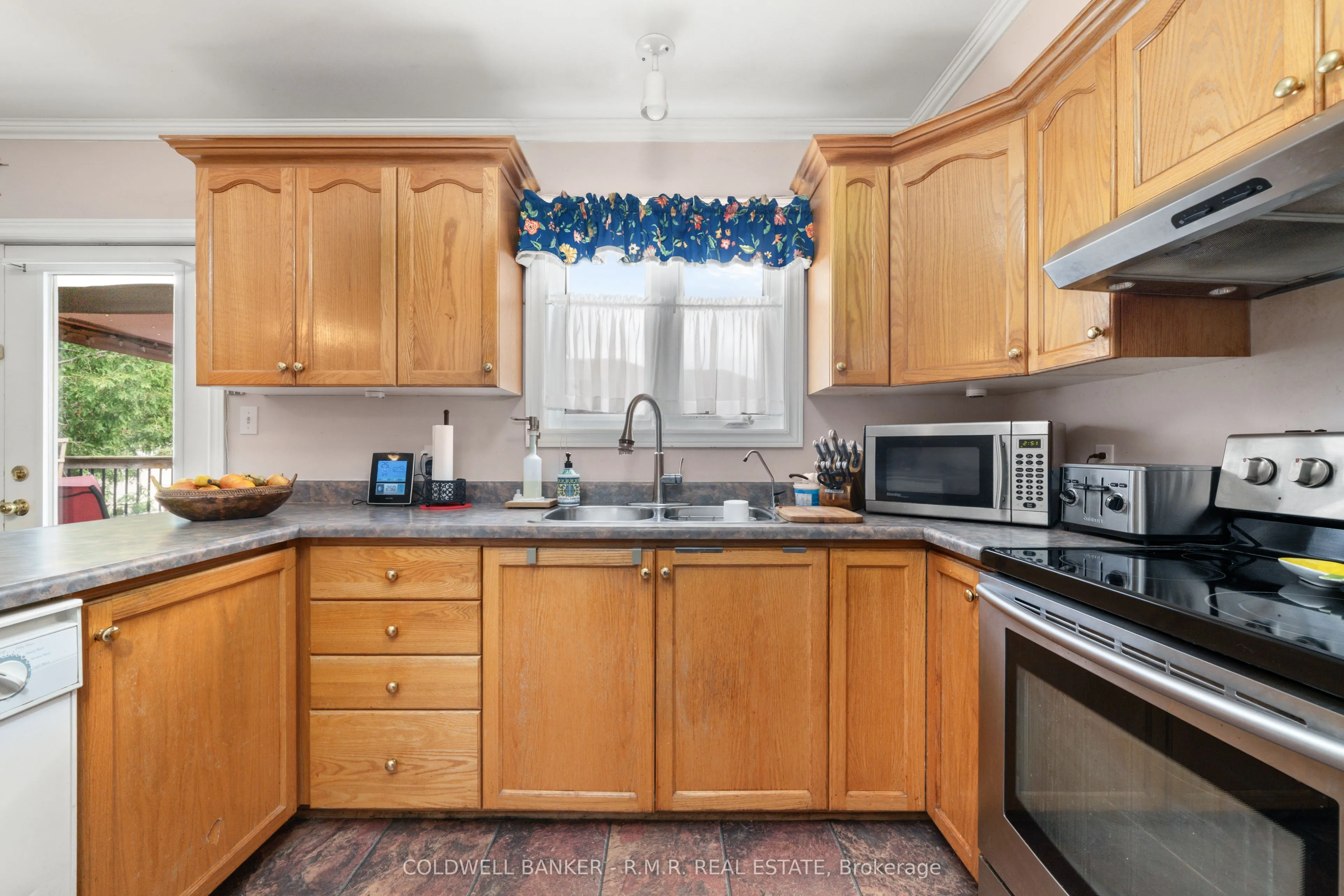 7 Eakins Crescent