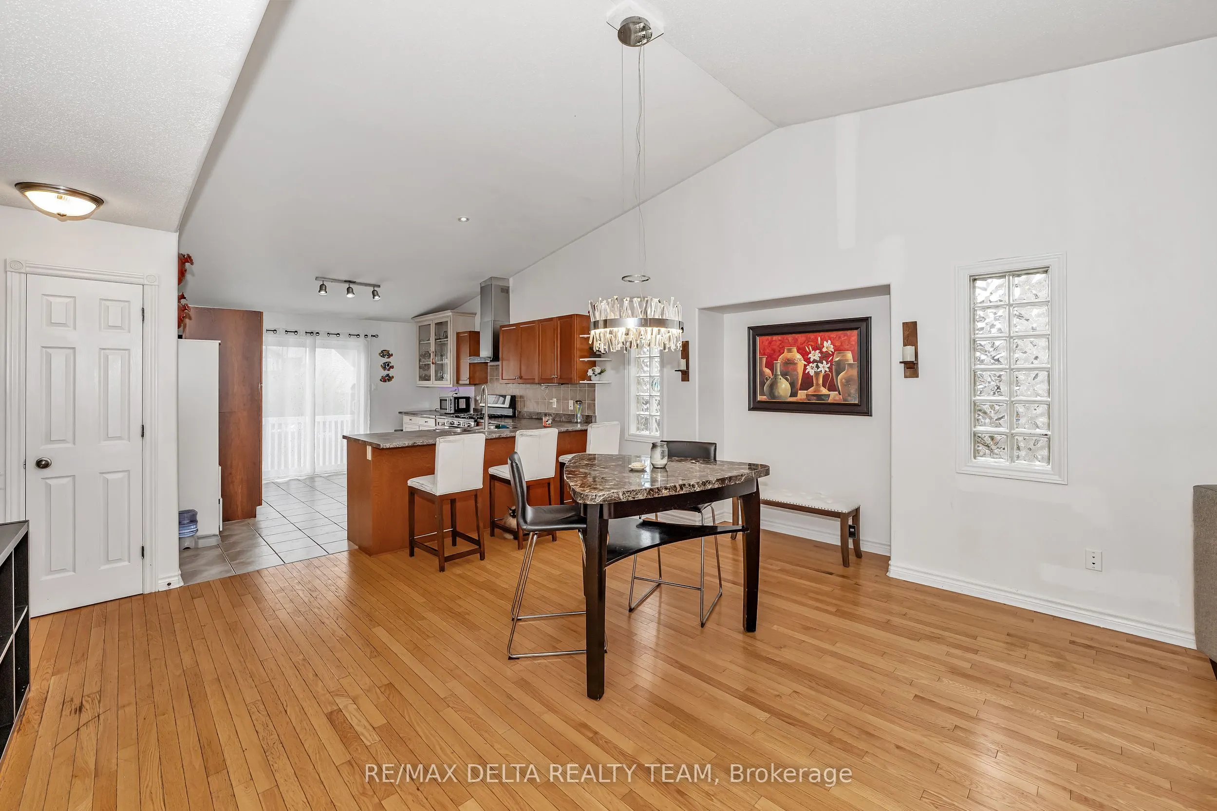 400 Centenaire Street