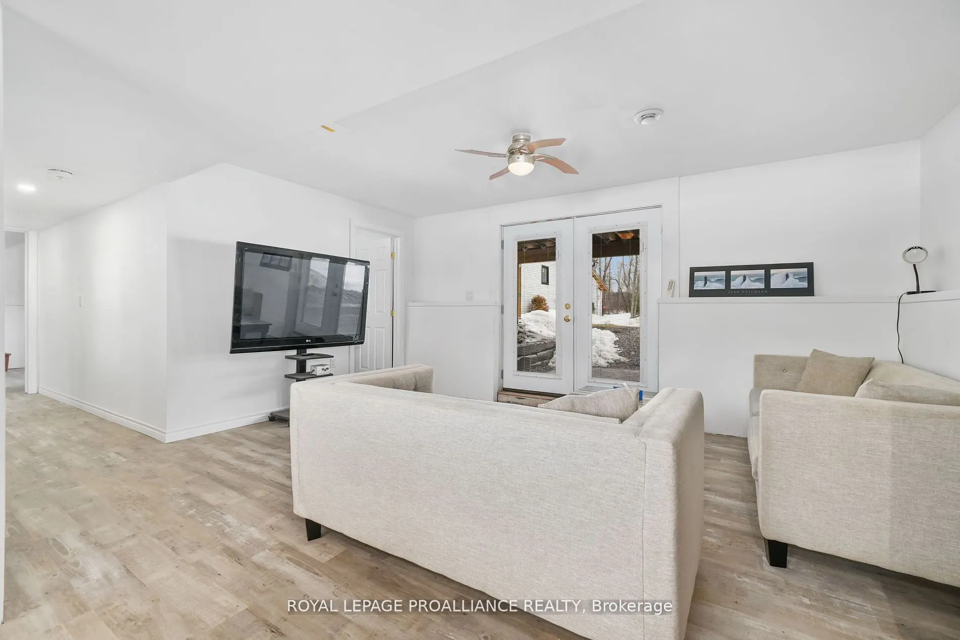 22 Butler Street W