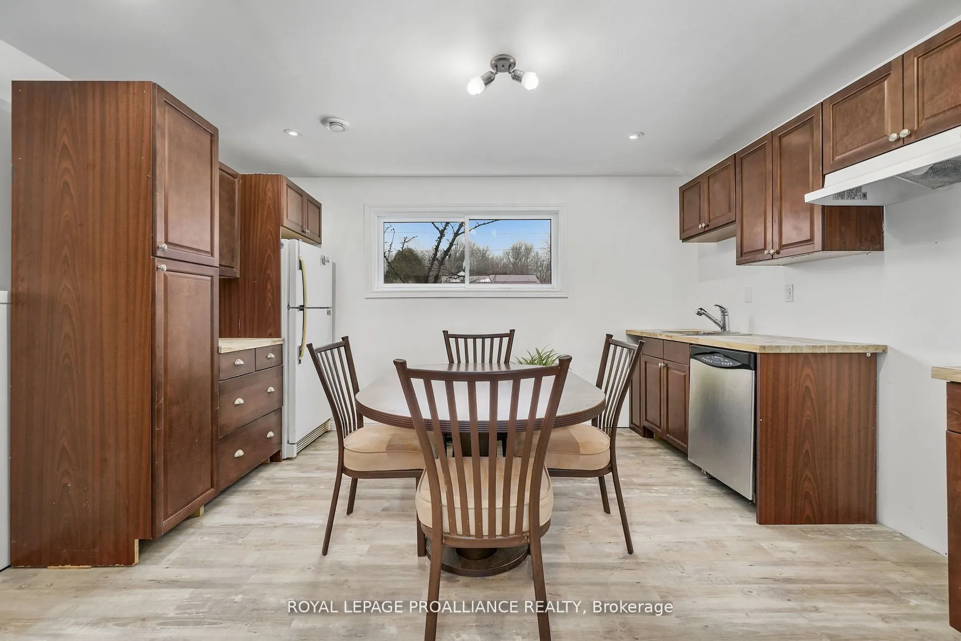 22 Butler Street W