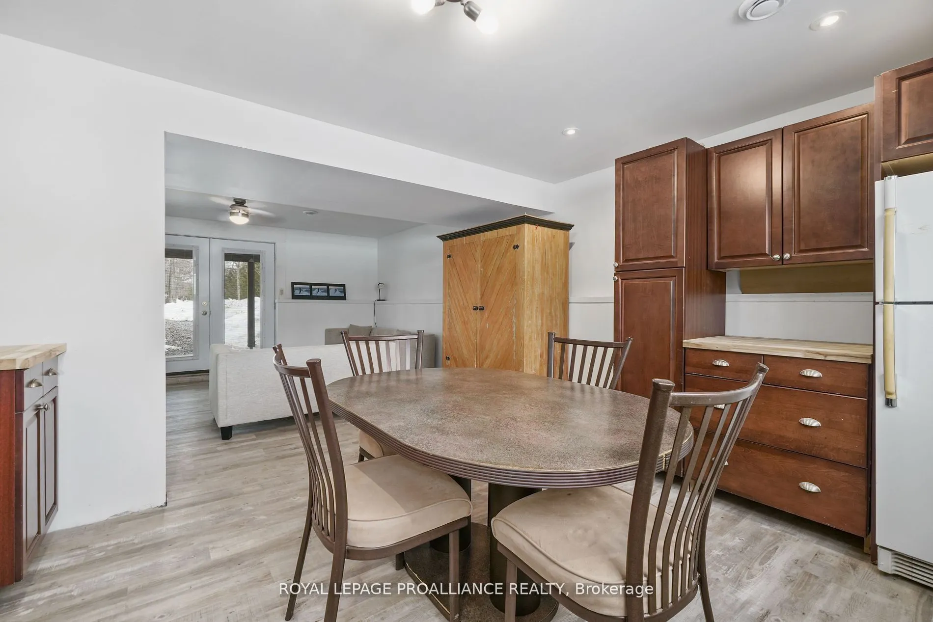 22 Butler Street W