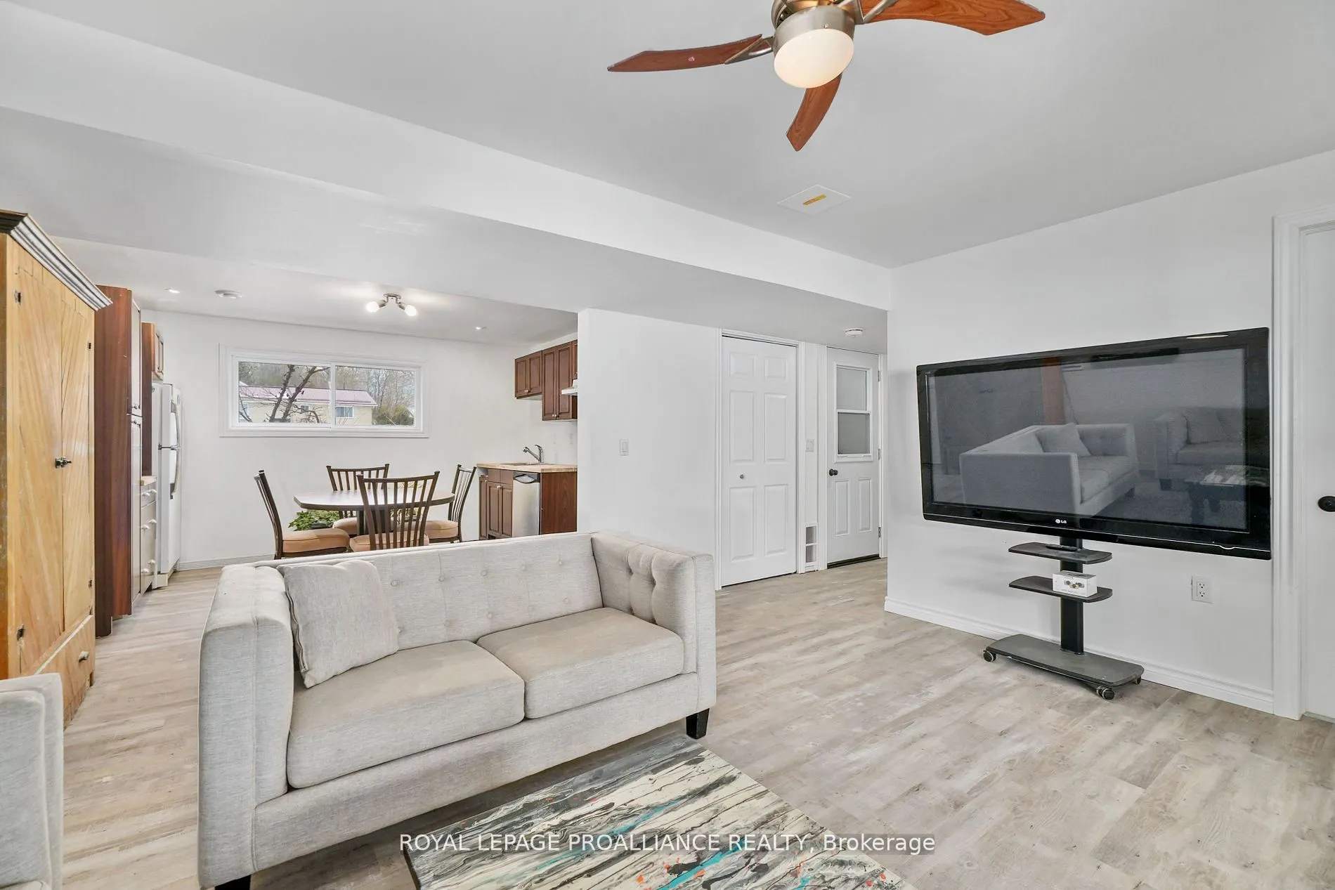 22 Butler Street W