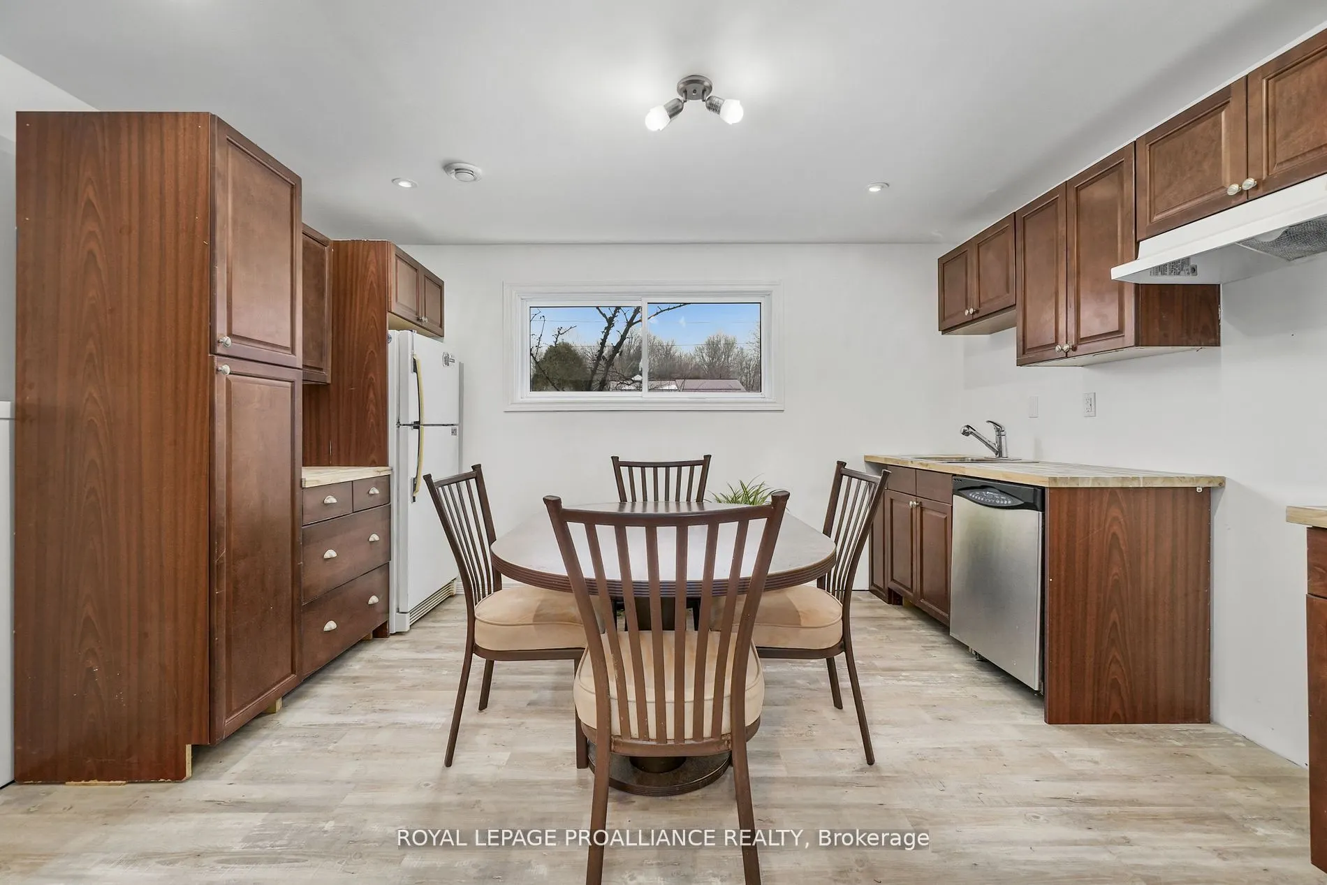 22 Butler Street W