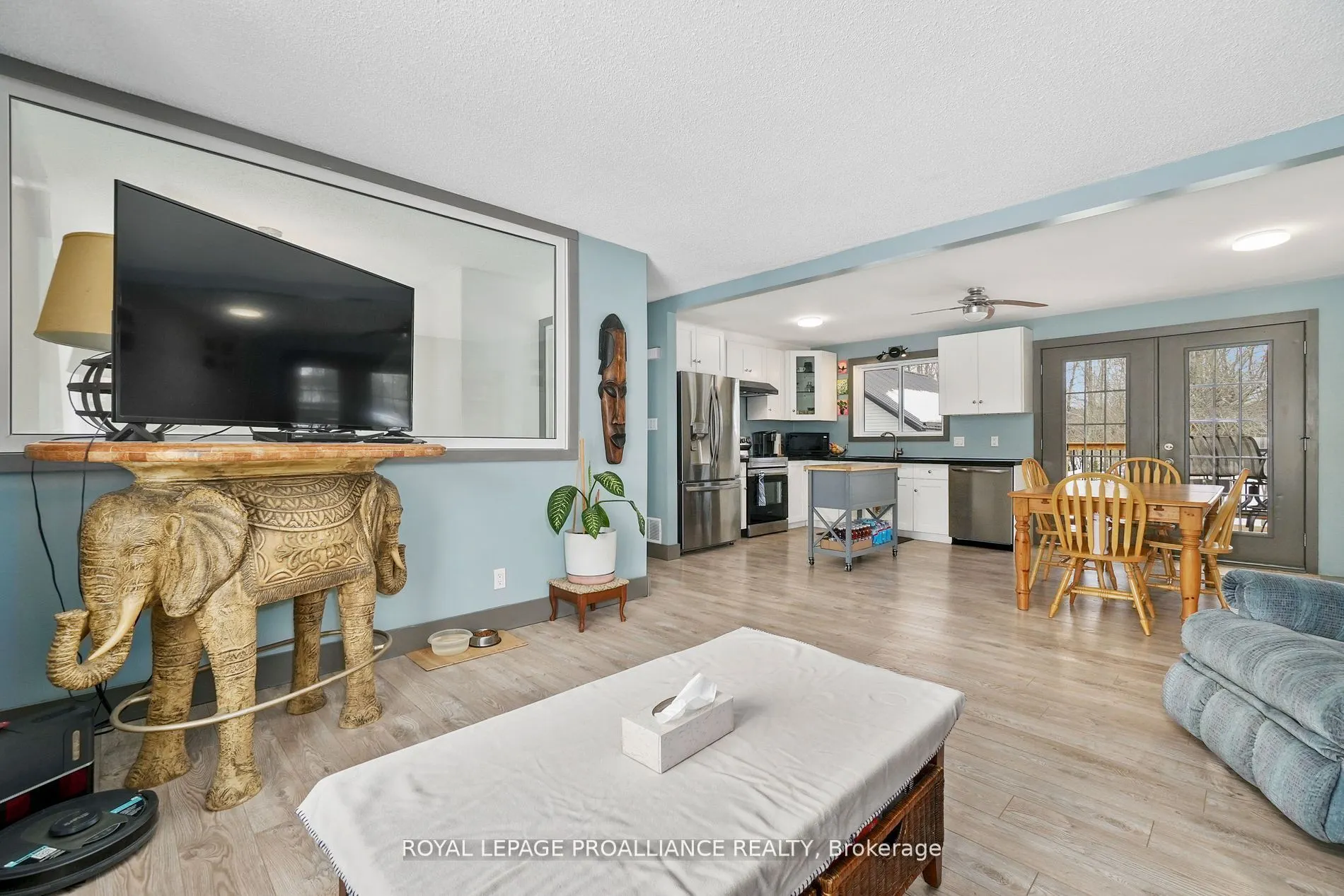22 Butler Street W