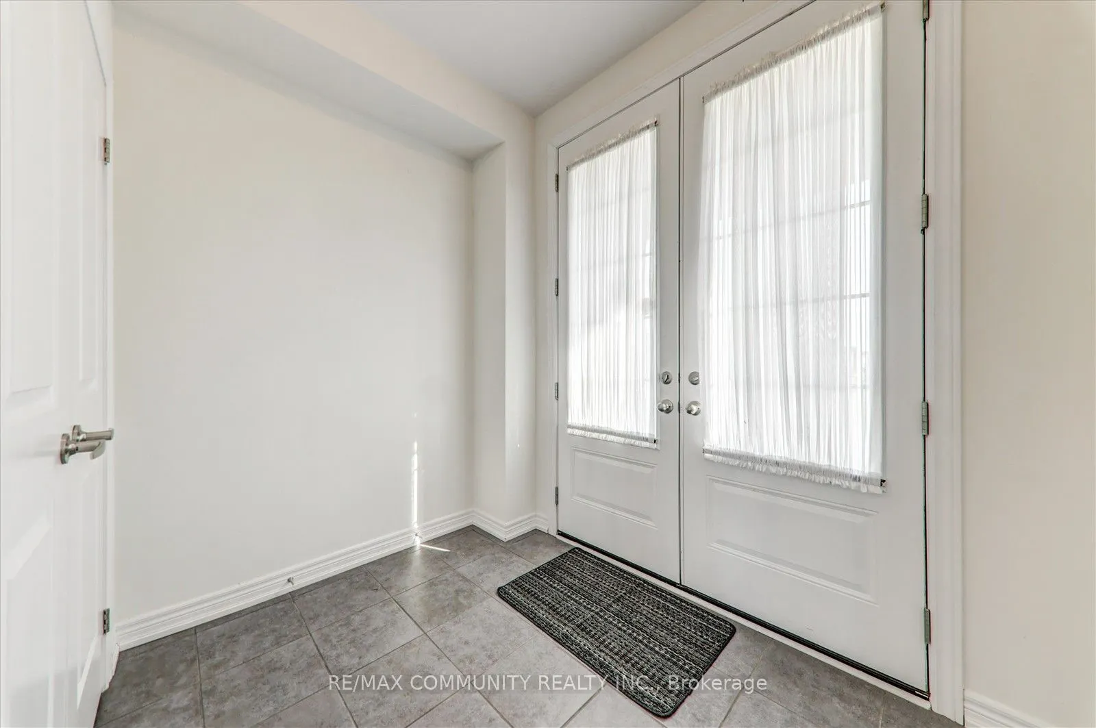 39 Summer Breeze Drive