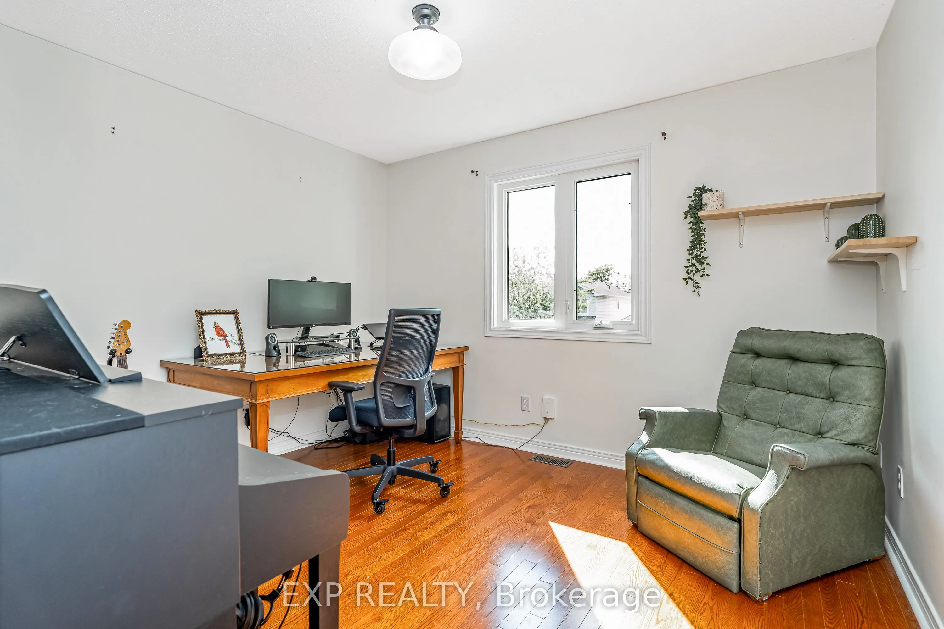18 Hawley Crescent
