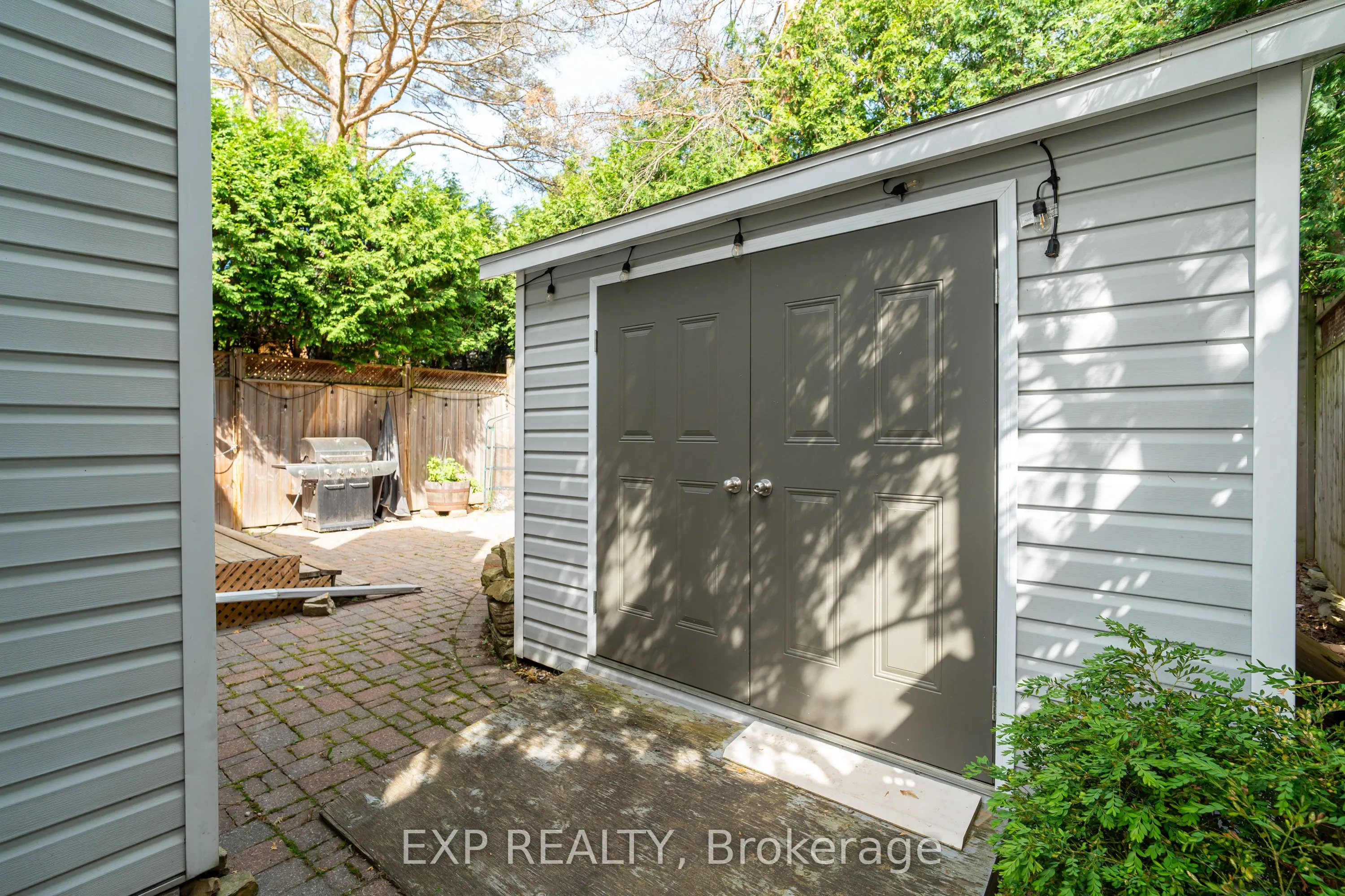 18 Hawley Crescent
