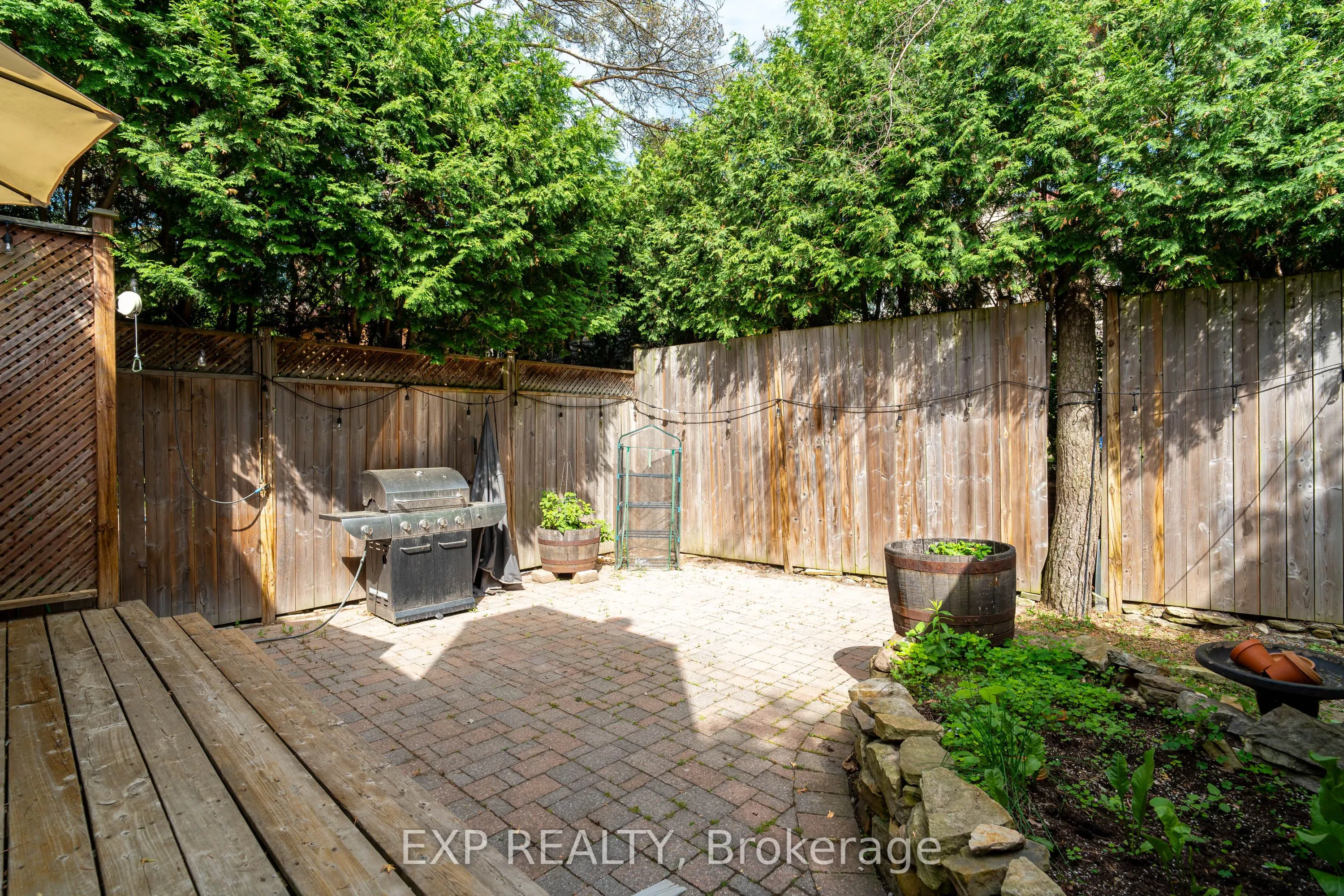 18 Hawley Crescent