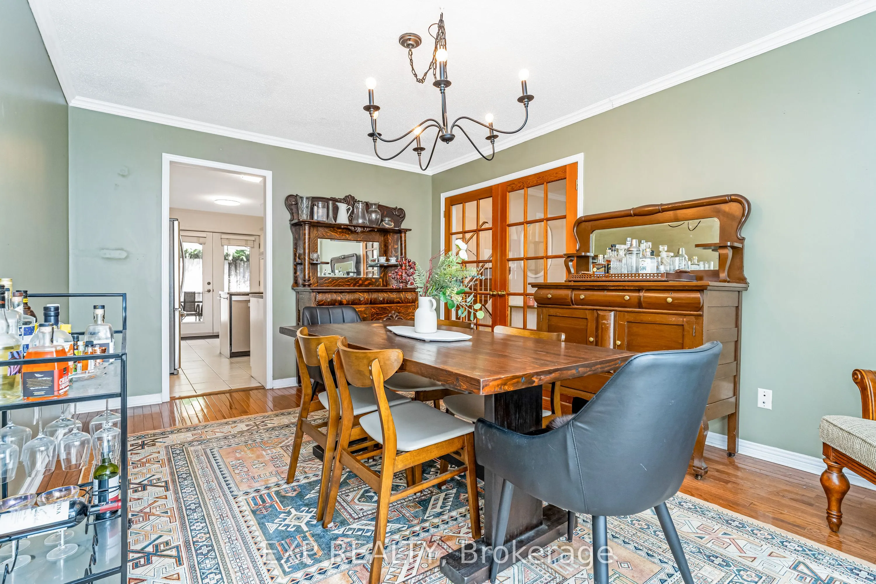 18 Hawley Crescent
