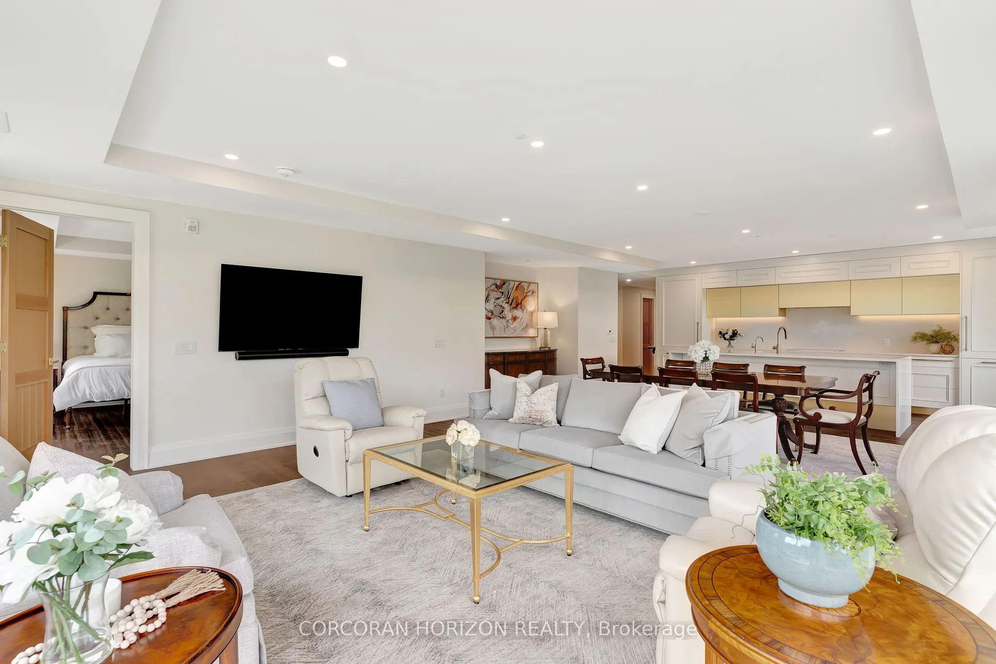 6523 Wellington Road, #206
