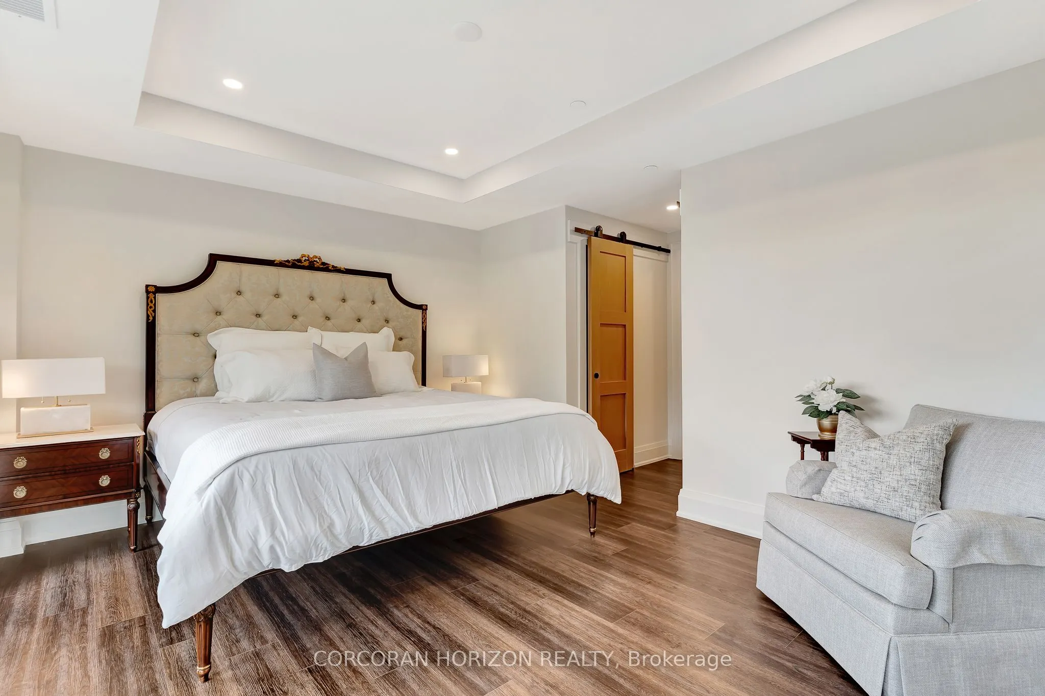 6523 Wellington Road, #206