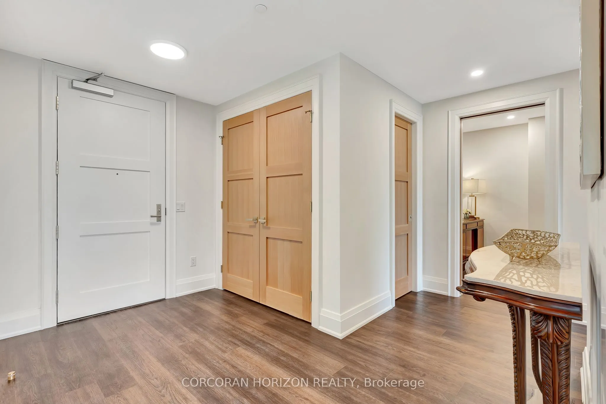 6523 Wellington Road, #206