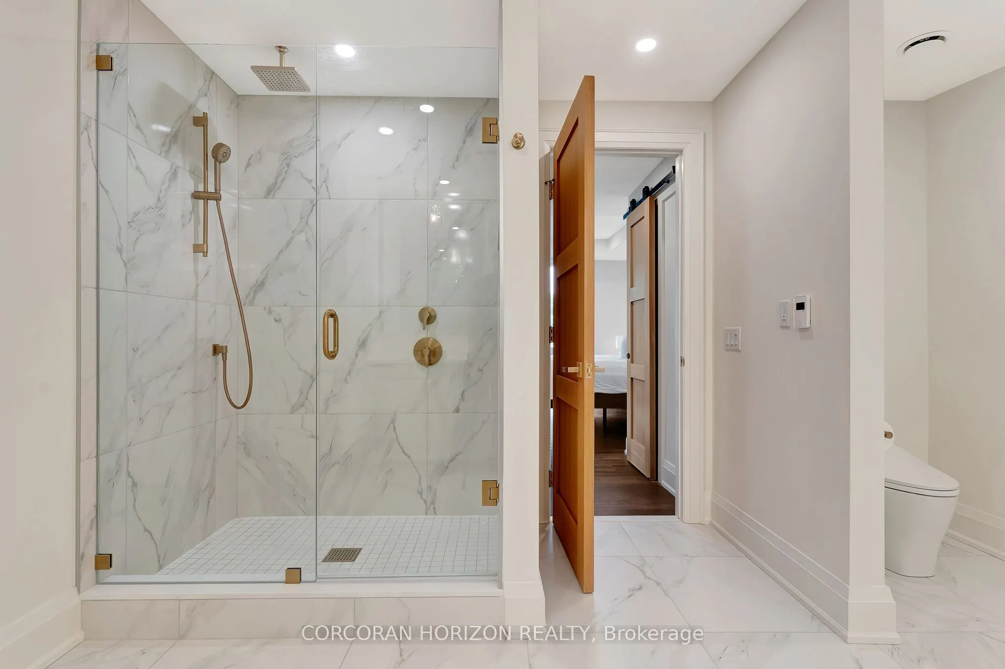 6523 Wellington Road, #206