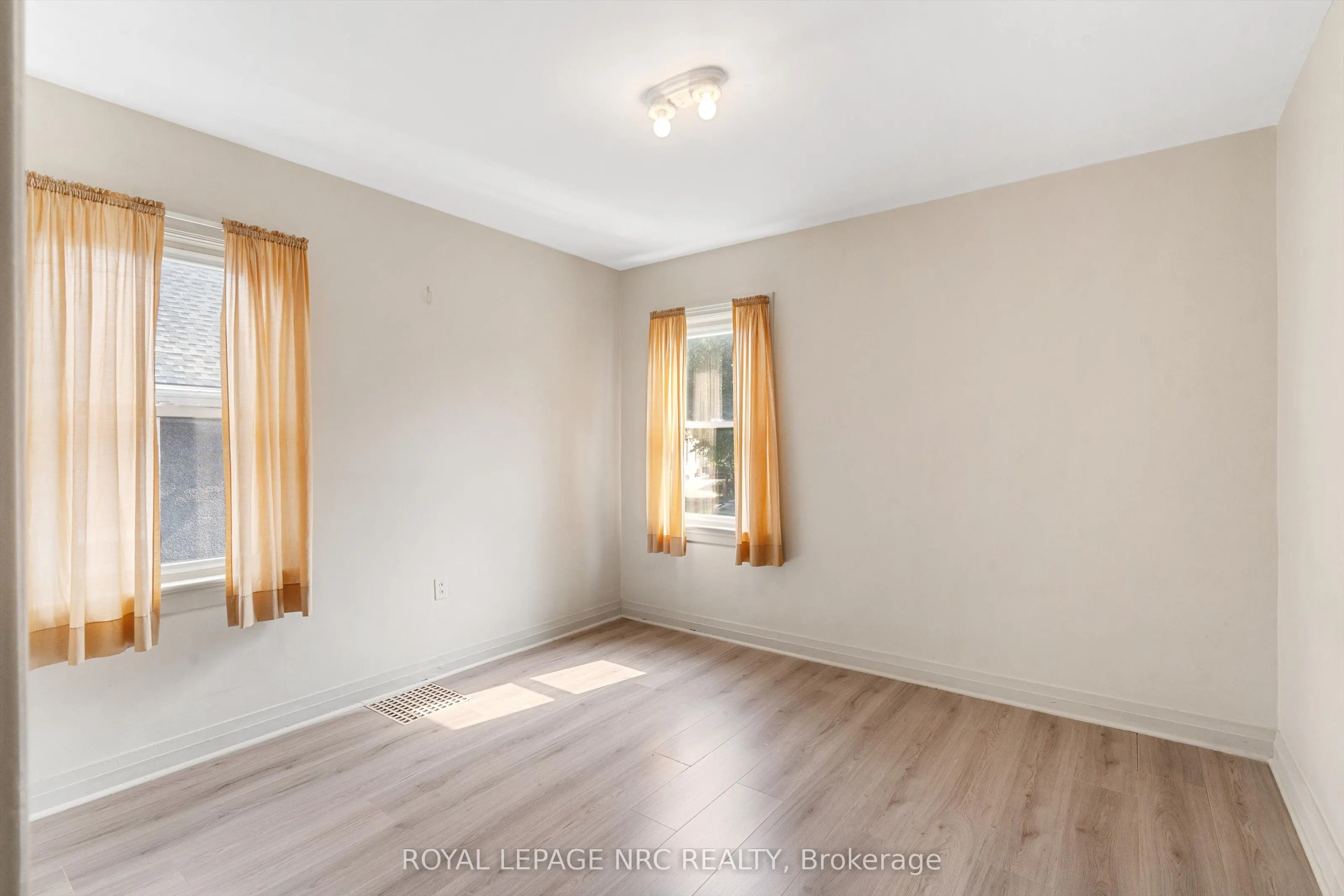 51 Currie Street