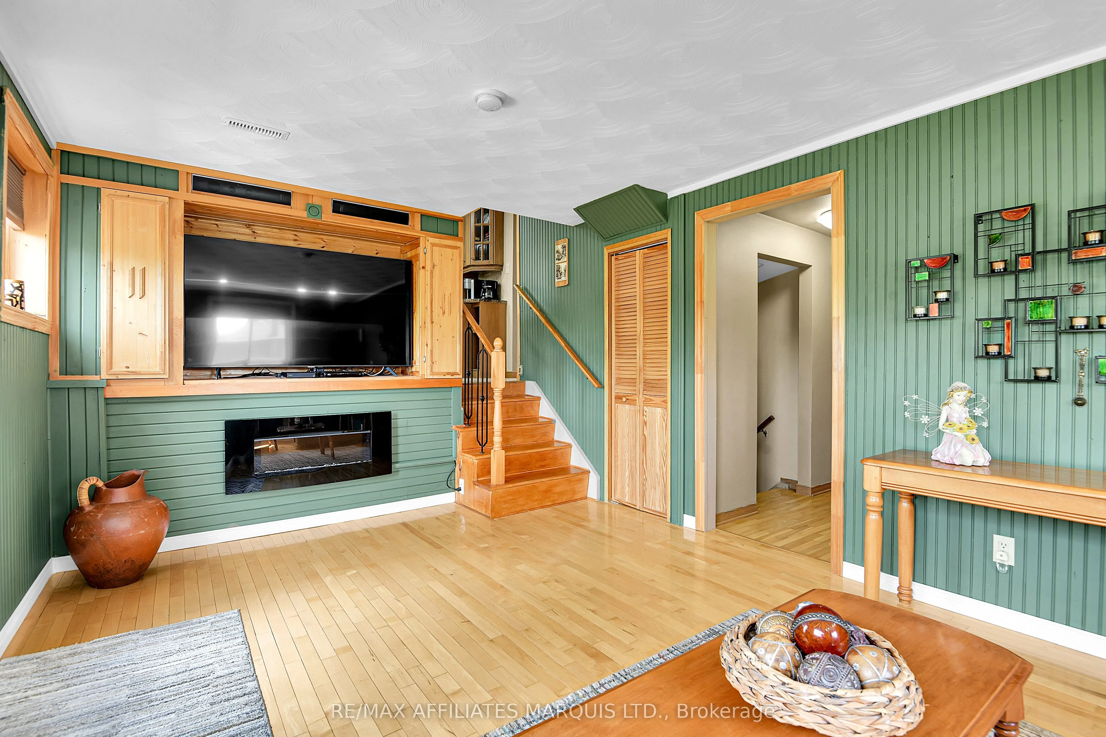 11 Ault Drive