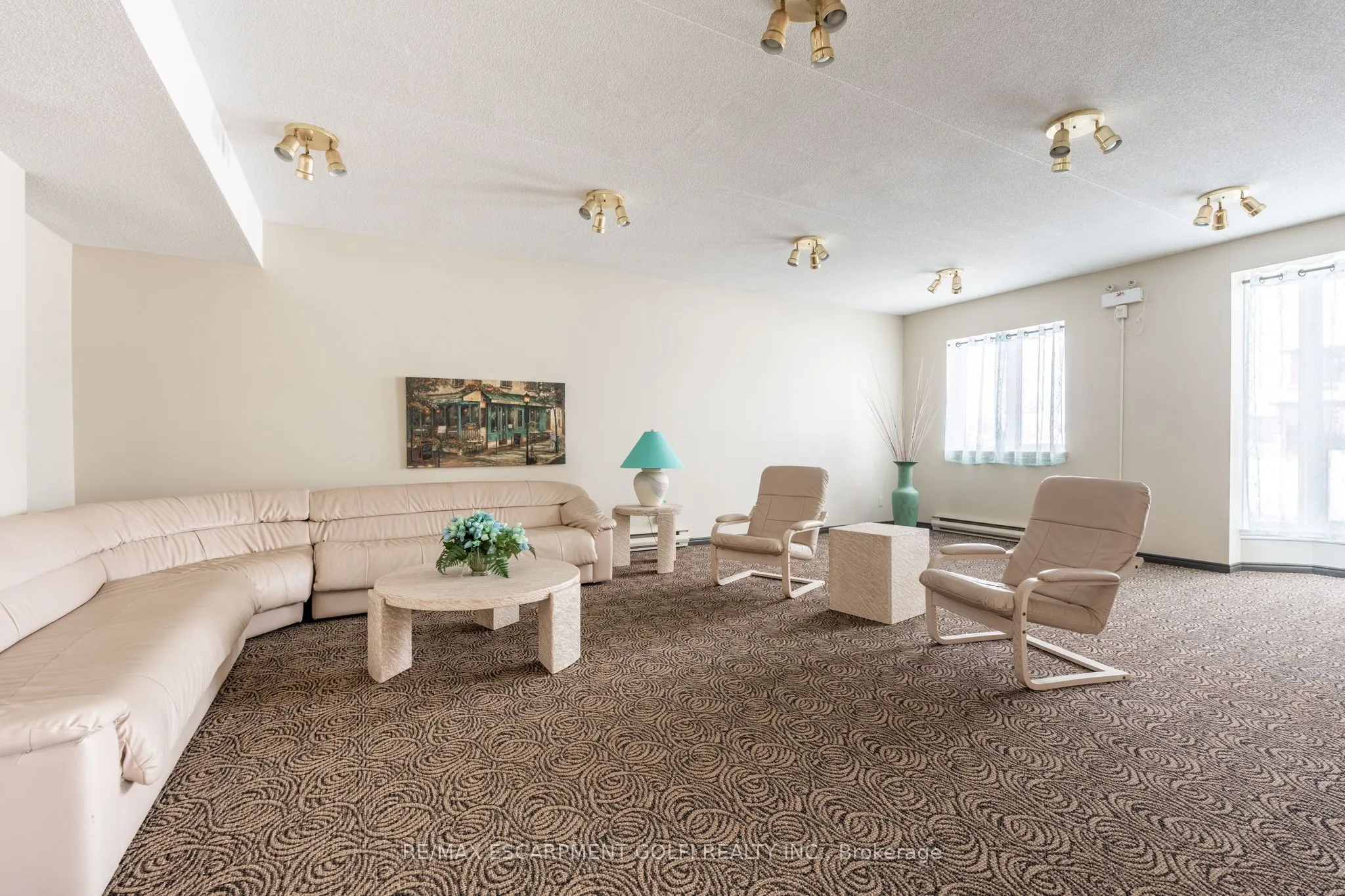 416 Limeridge Road E, #109
