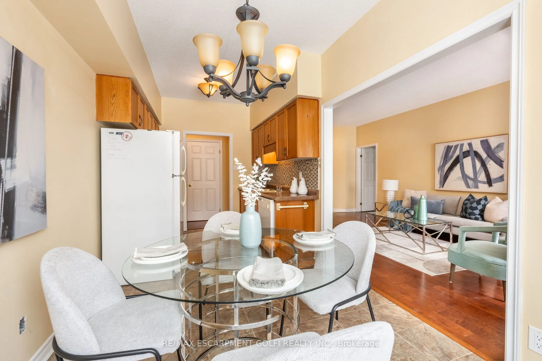 416 Limeridge Road E, #109
