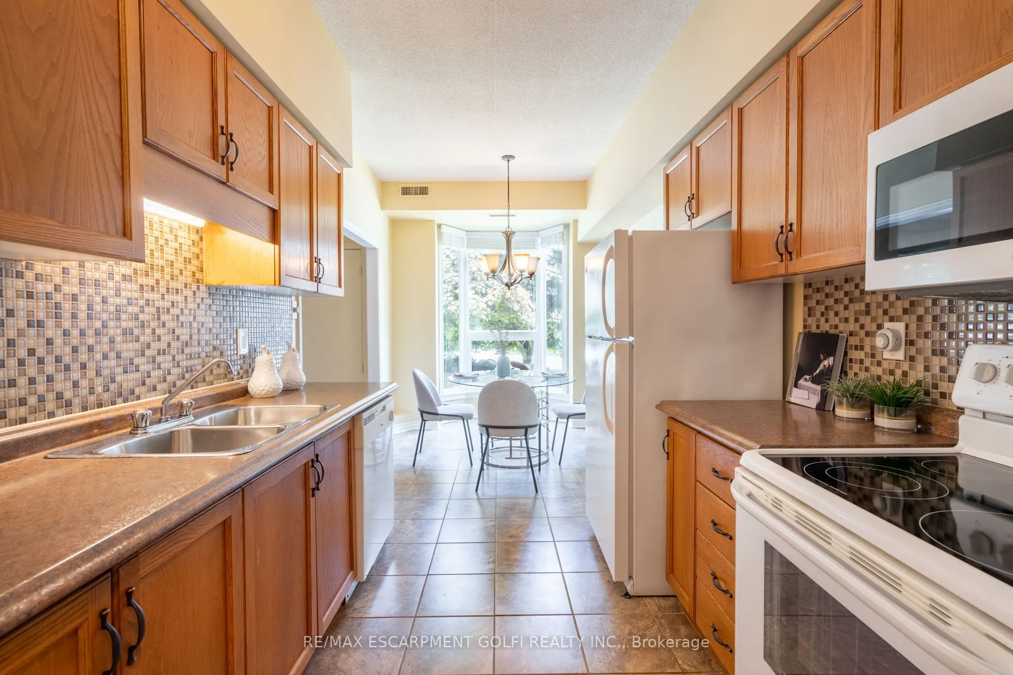 416 Limeridge Road E, #109