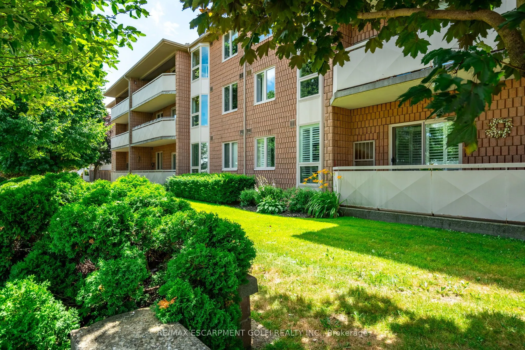 416 Limeridge Road E, #109