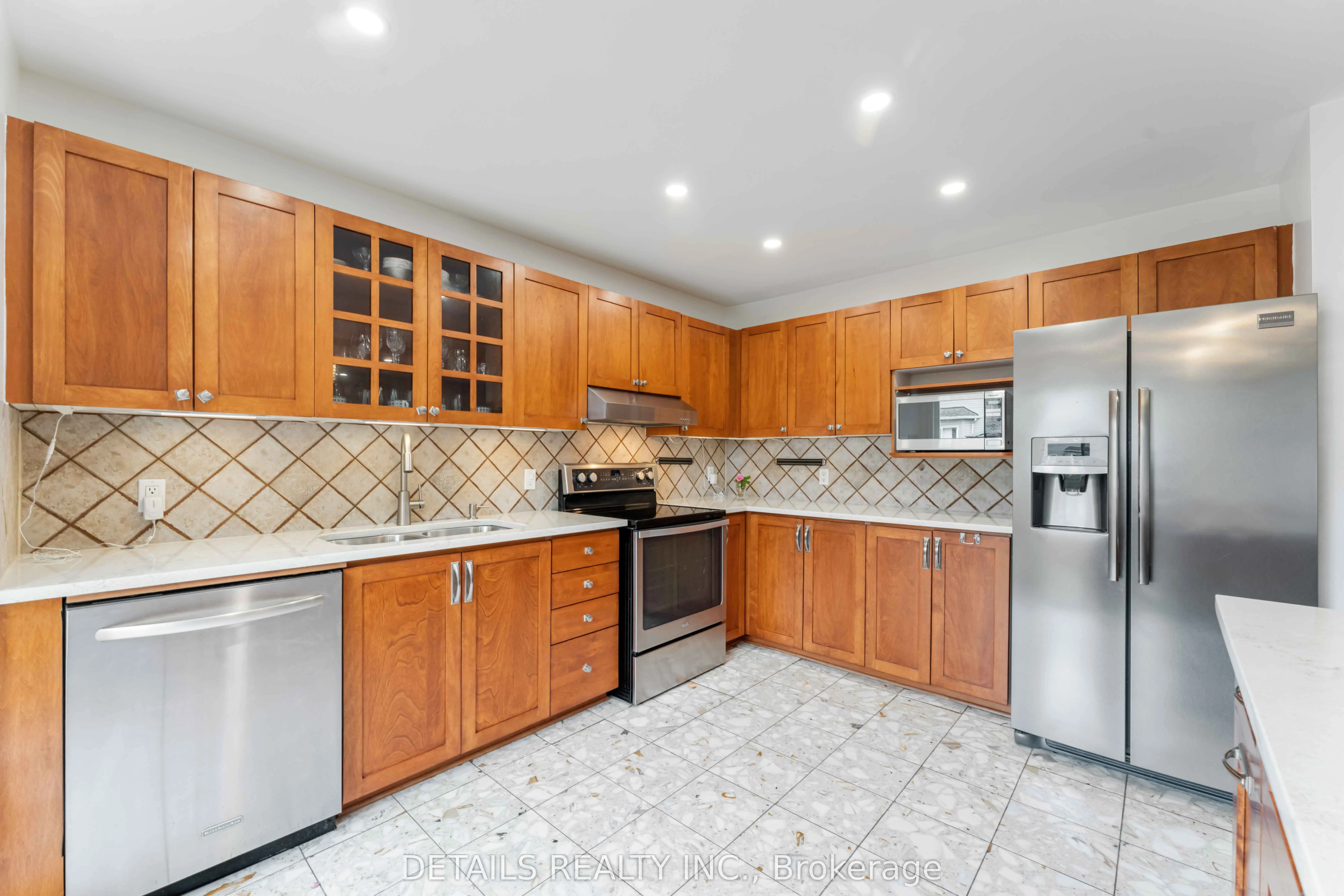 15 Daybreak Street