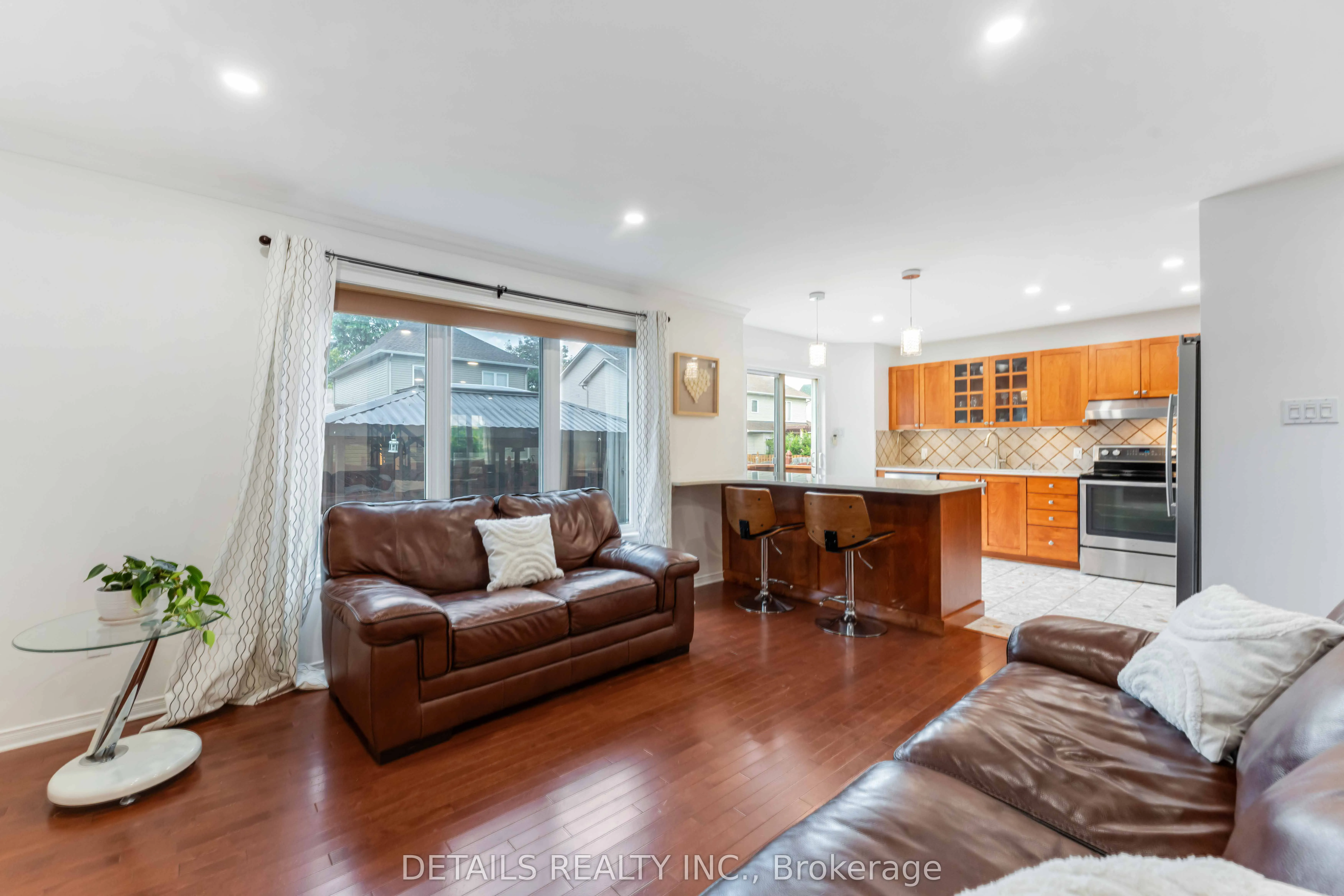 15 Daybreak Street