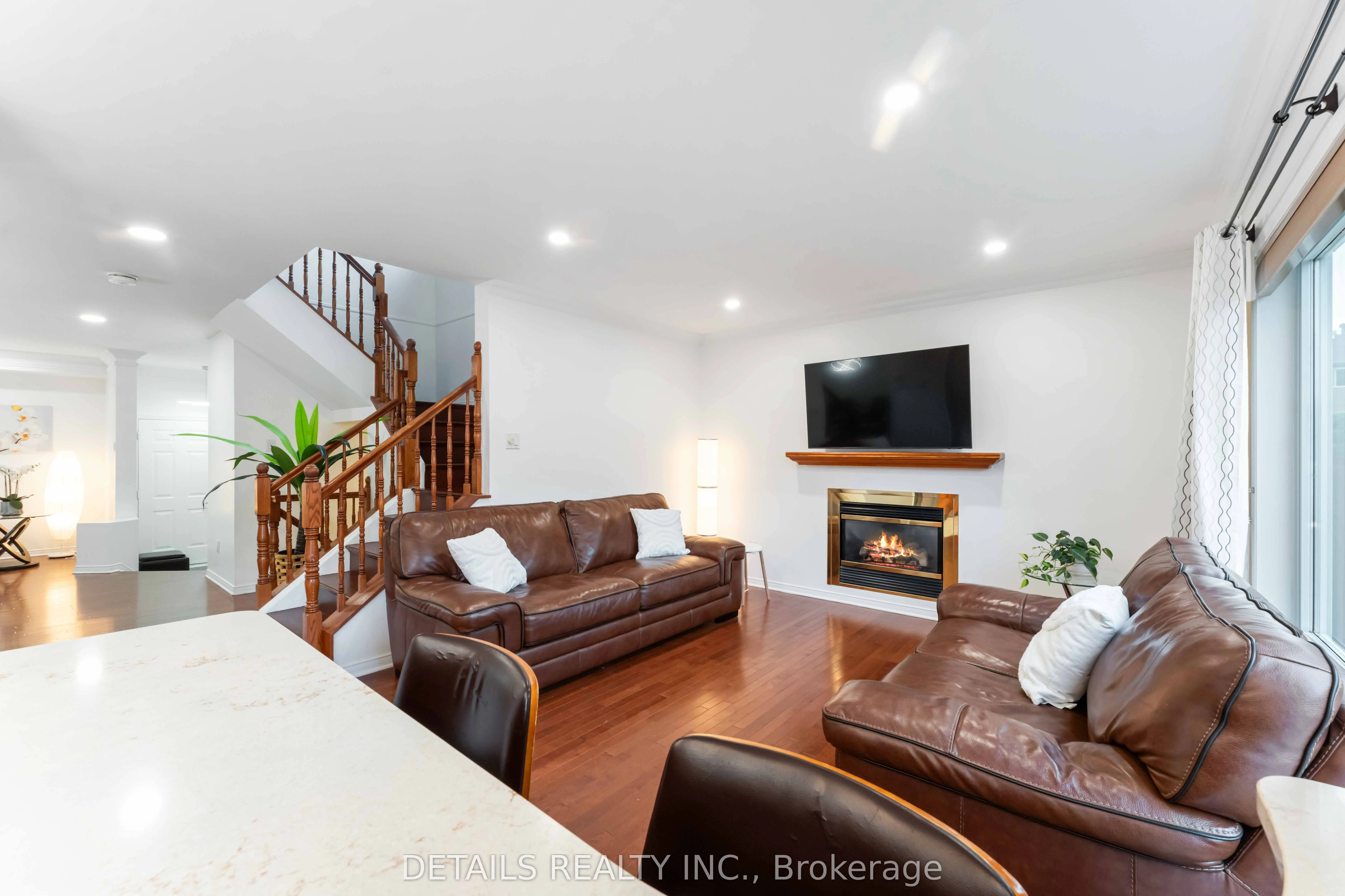 15 Daybreak Street
