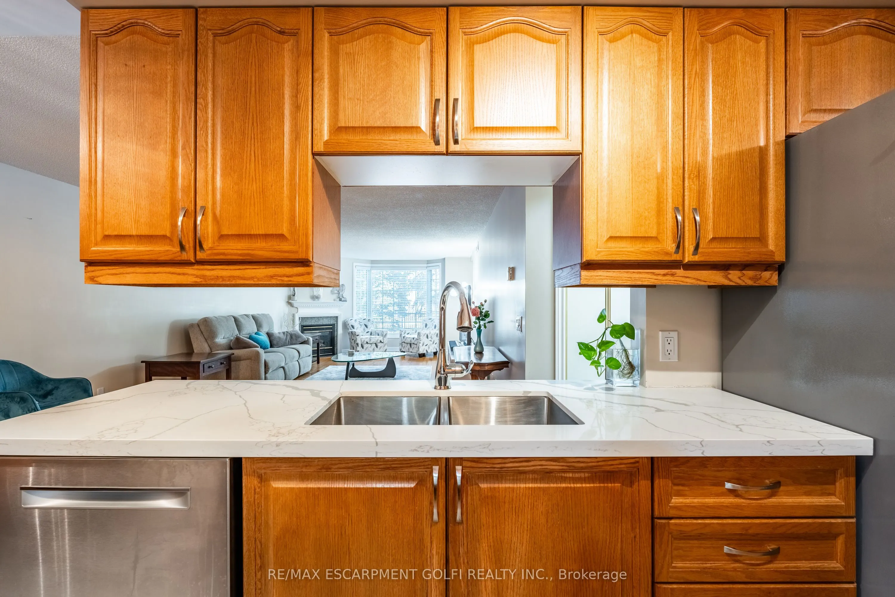 990 Golf Links Road, #106