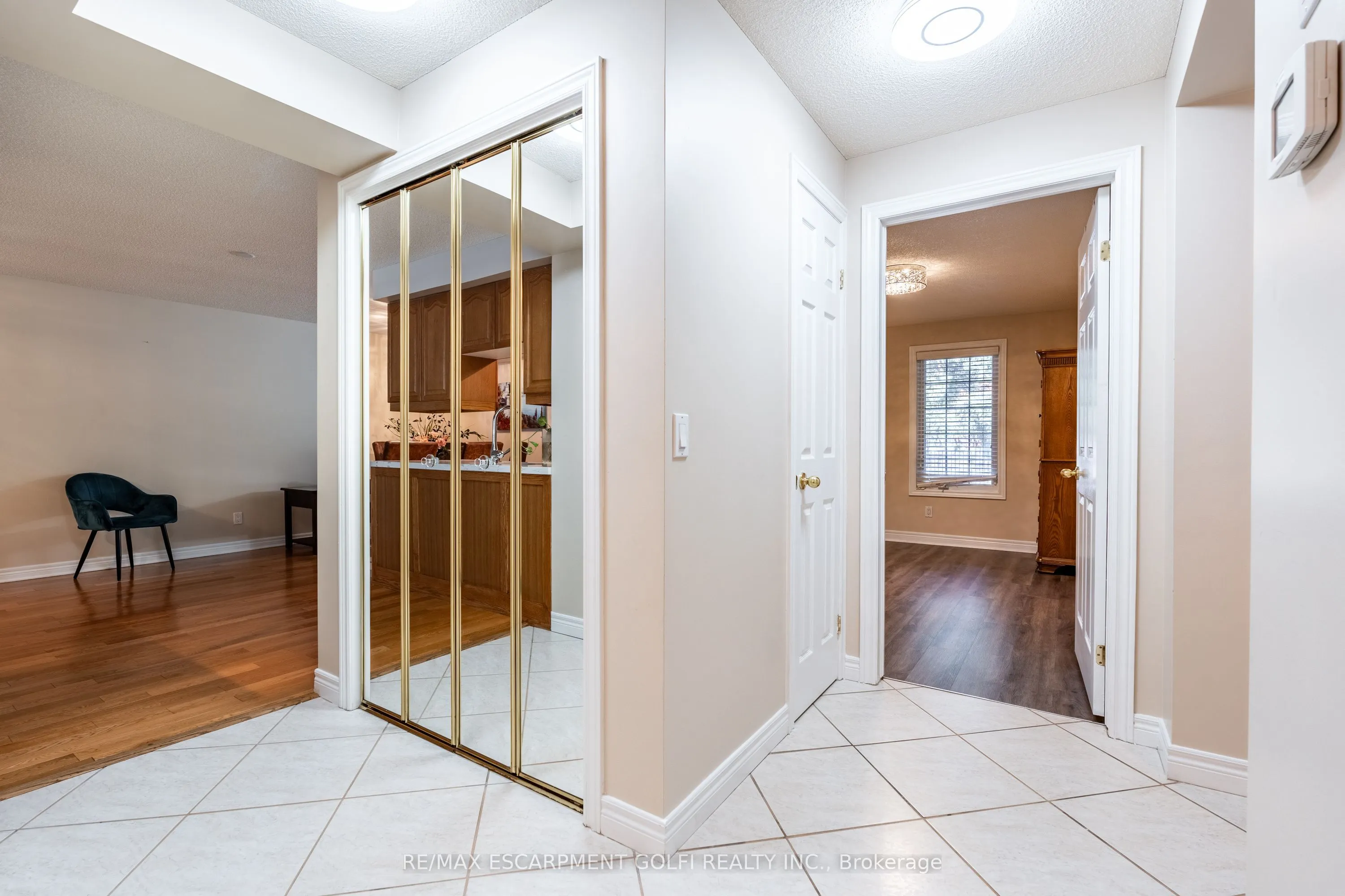 990 Golf Links Road, #106