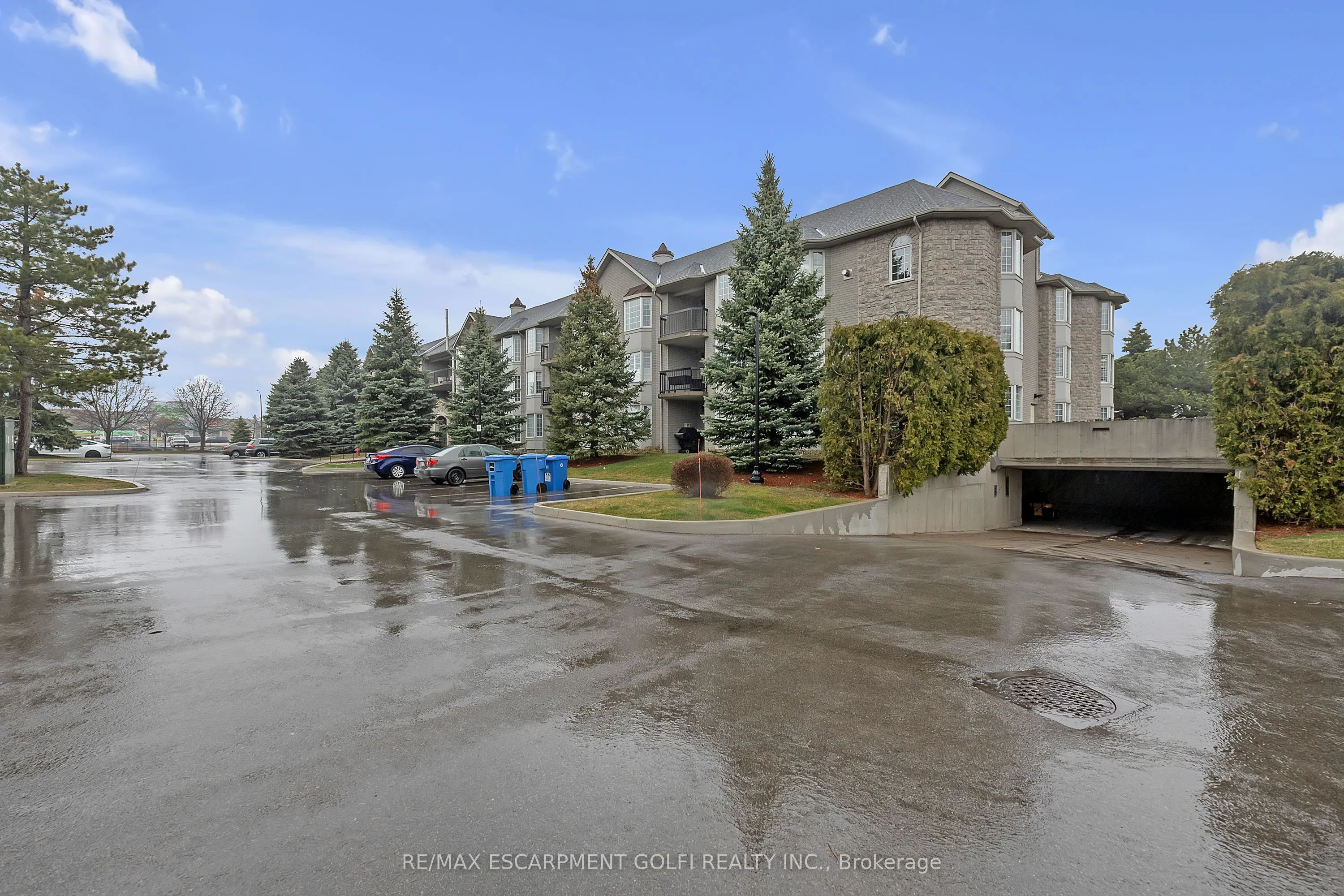 990 Golf Links Road, #106