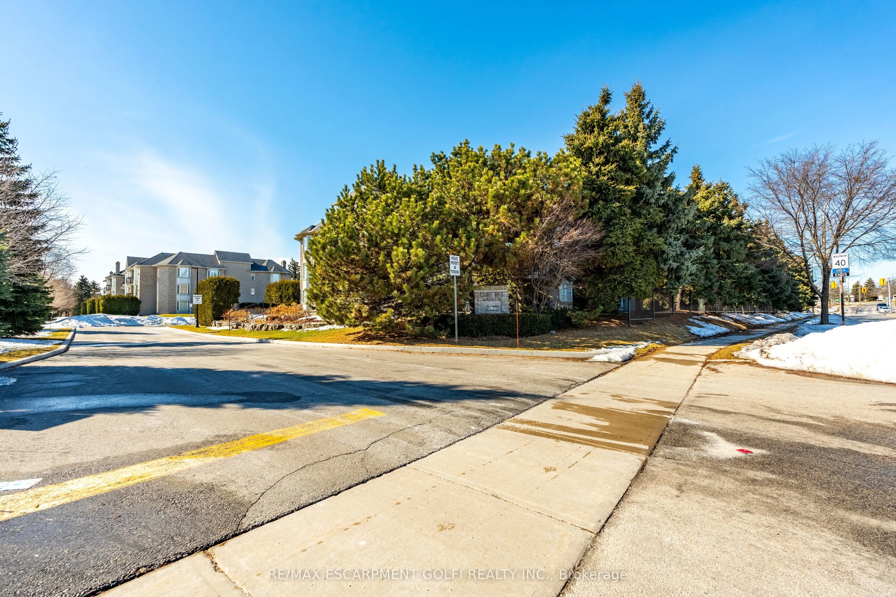 990 Golf Links Road, #106