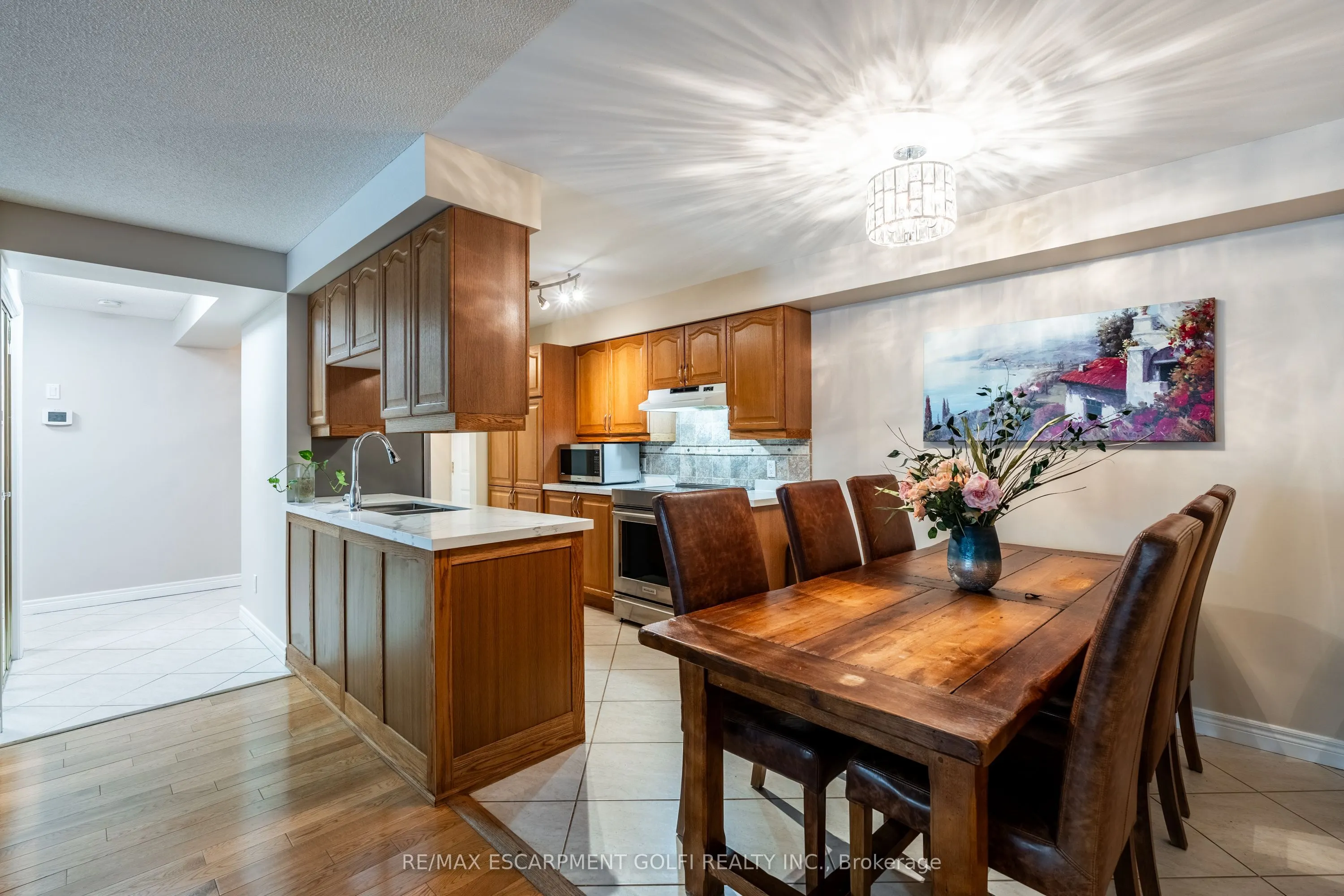 990 Golf Links Road, #106