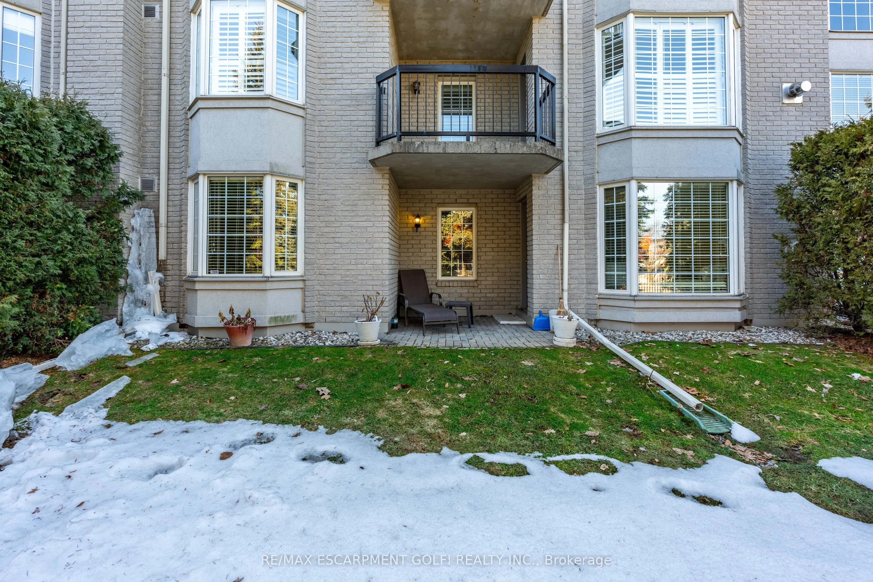 990 Golf Links Road, #106