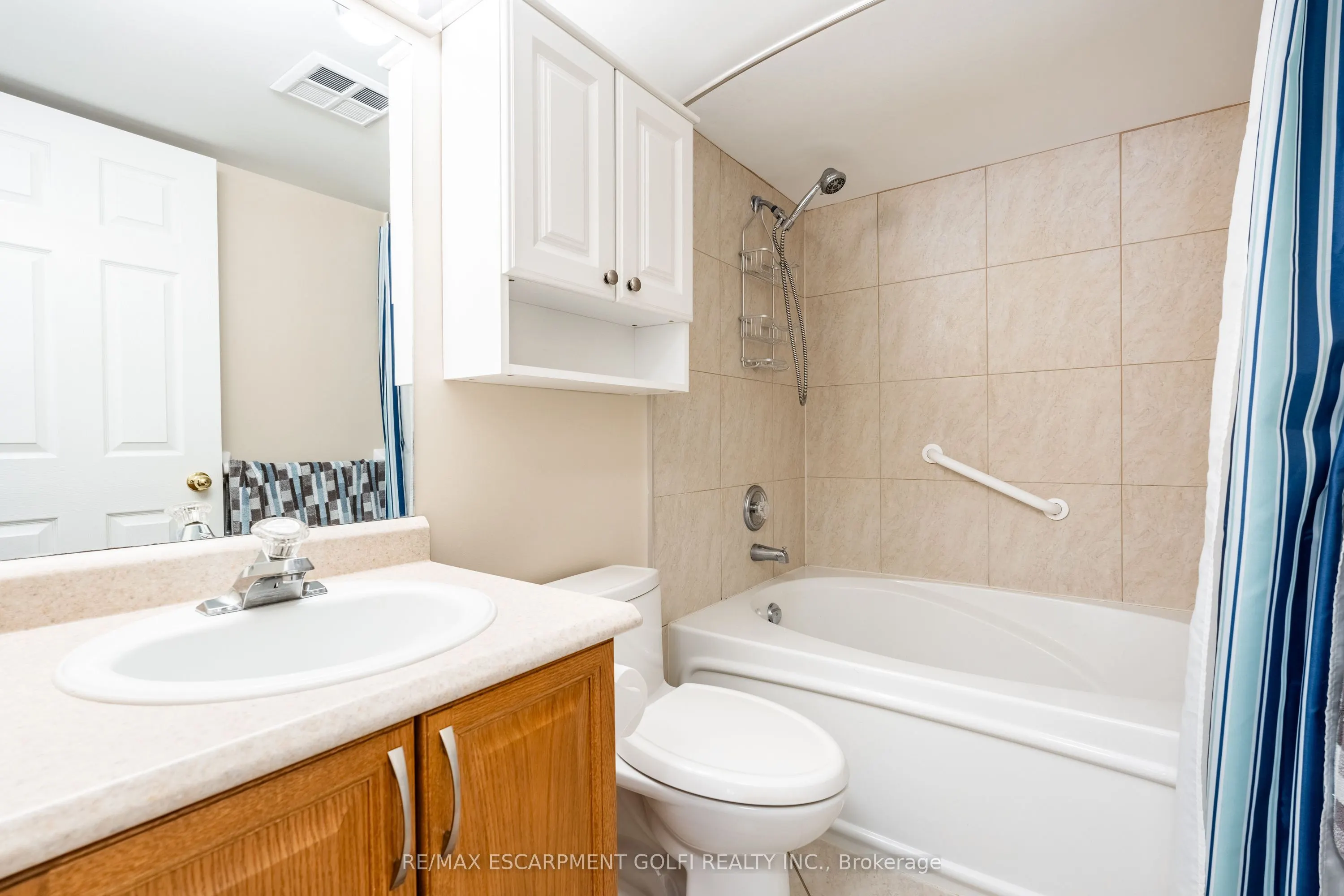 990 Golf Links Road, #106