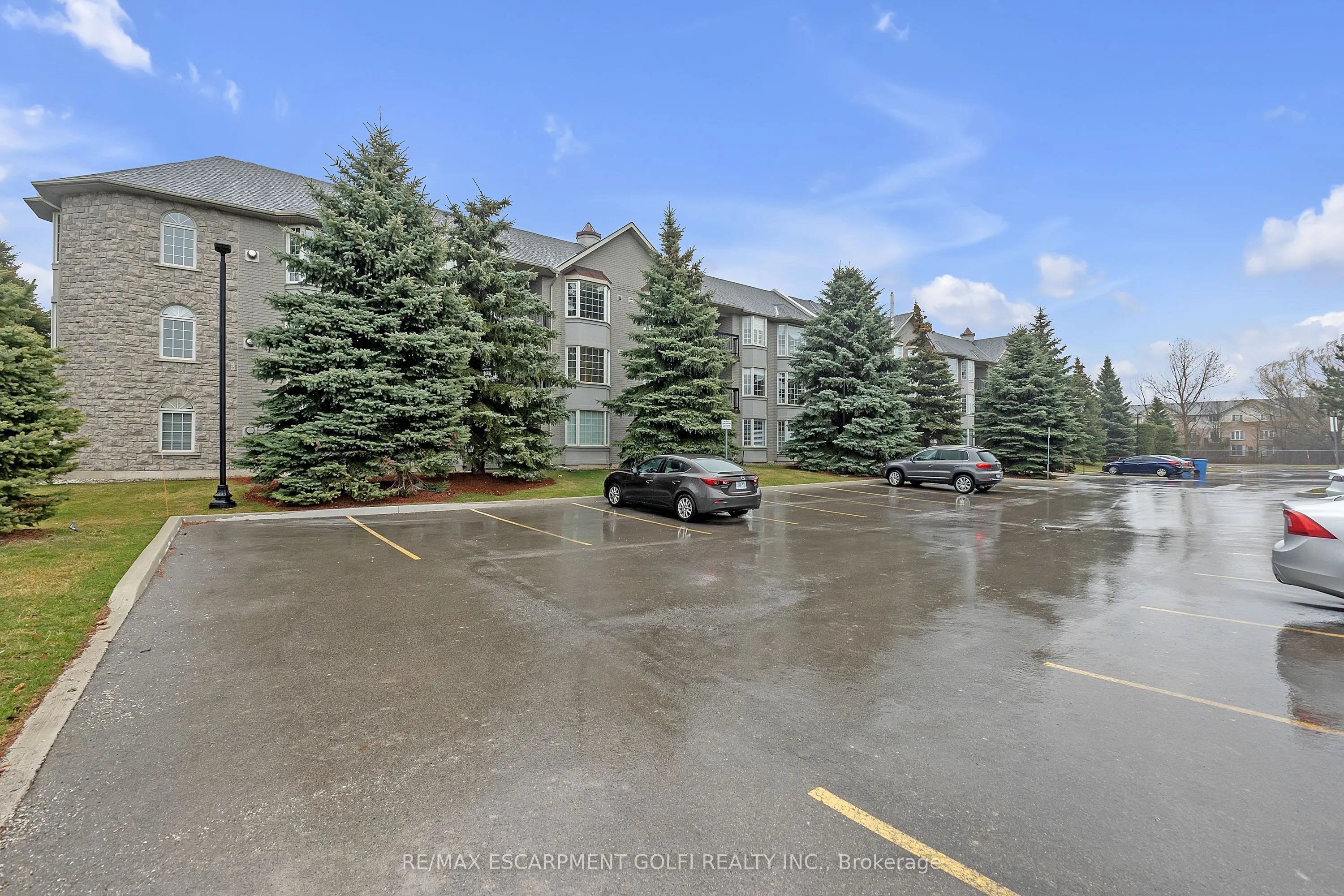 990 Golf Links Road, #106