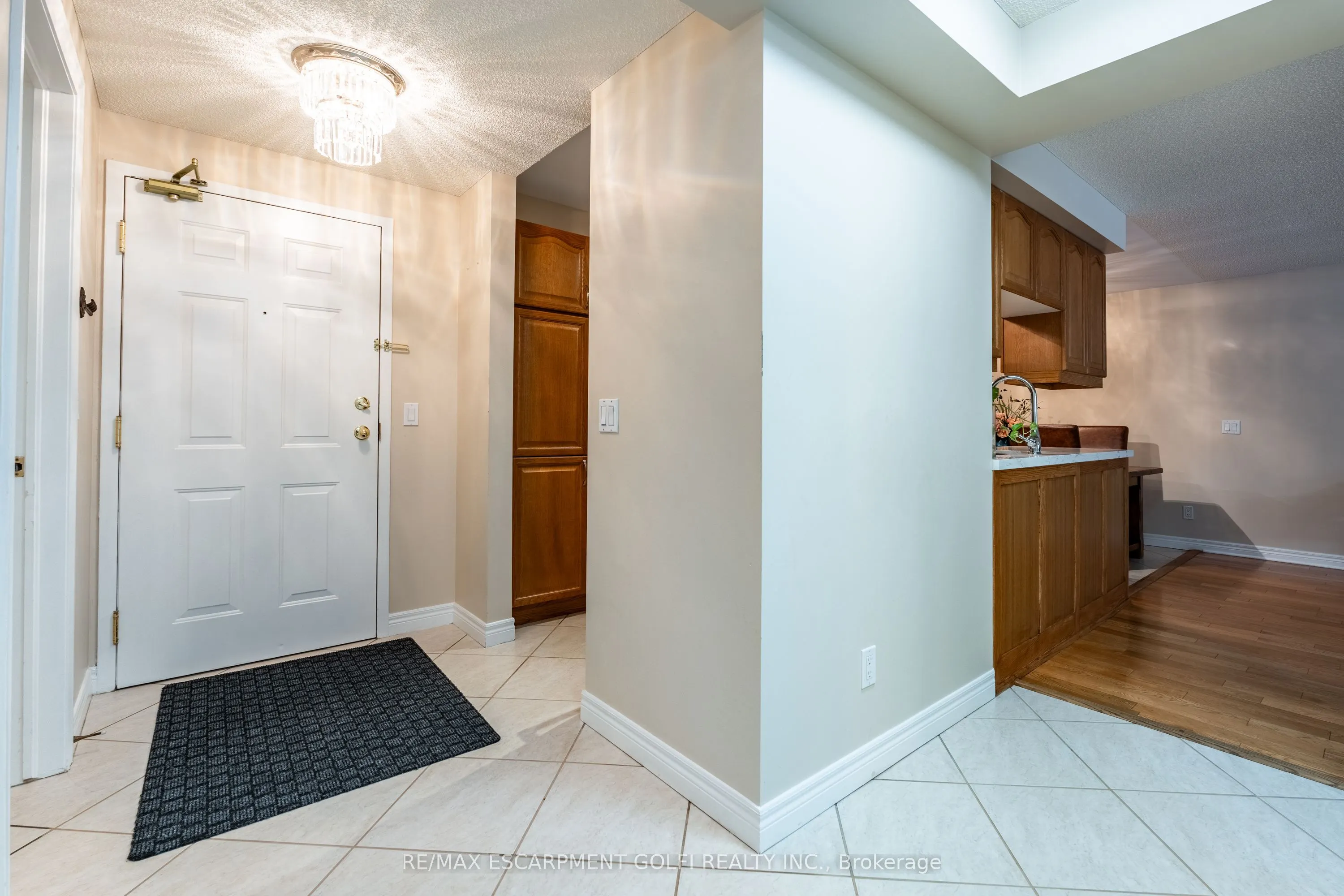 990 Golf Links Road, #106
