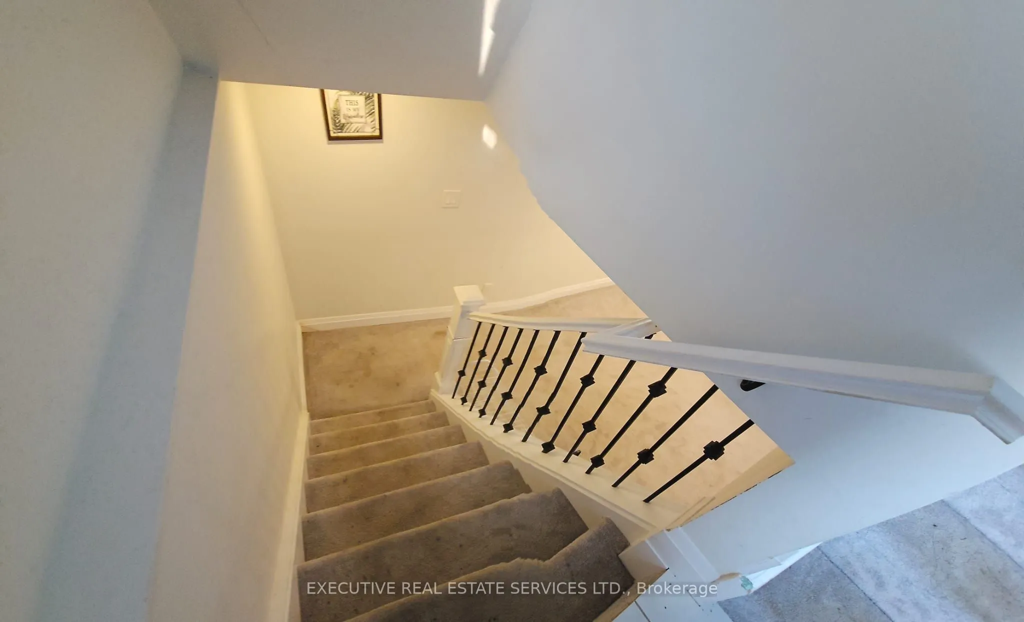 44 Woodsview Avenue