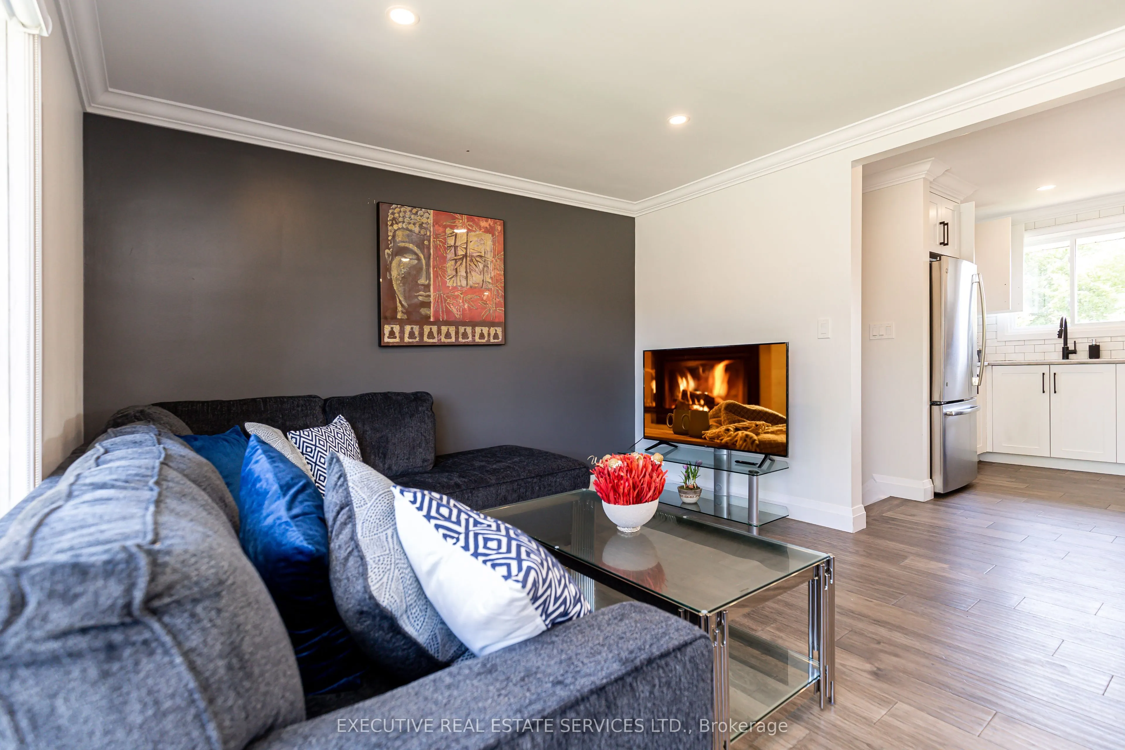 44 Woodsview Avenue