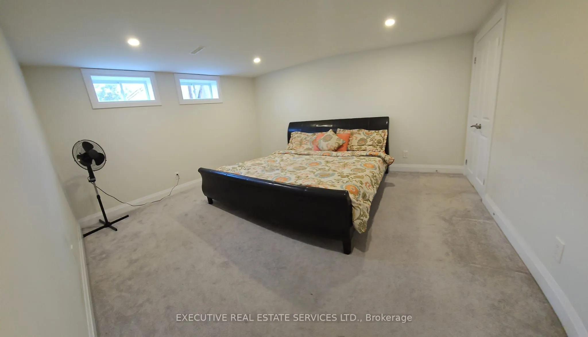 44 Woodsview Avenue